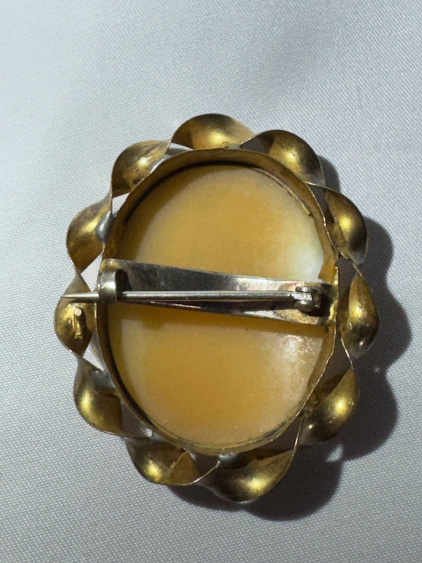Antique/Vintage Victorian-Style Carved Shell Cameo Brooch – Rebecca at the Well – Gold-Tone Frame