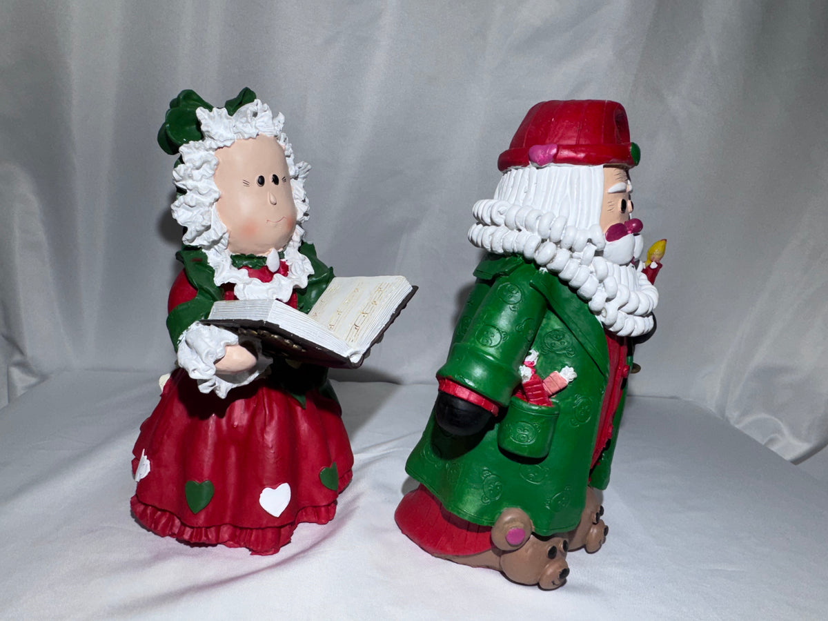 Vintage 1998 Kirkland Signature Cedar Creek Collection Mr. & Mrs. Santa Claus Figurine Set – 10” – Original Box - chip