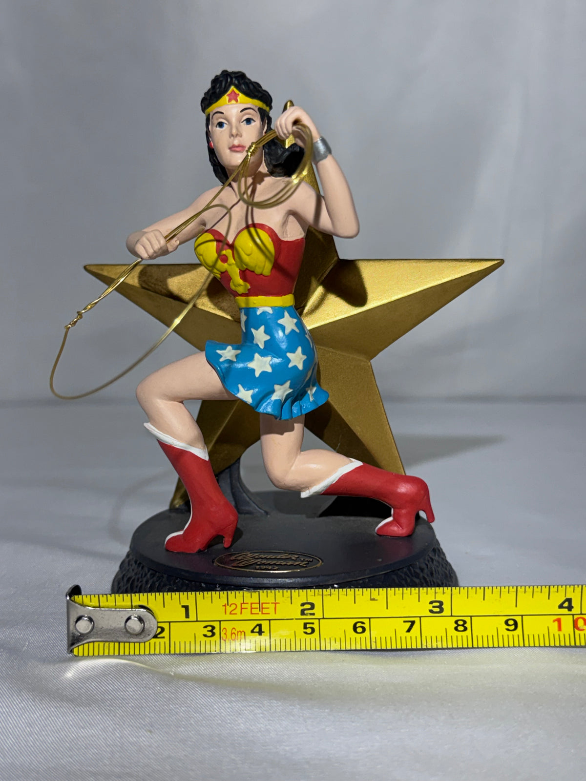 1996 Hallmark DC Super Heroes Collection Golden Age Wonder Woman “Champion of Freedom” Figurine with Box