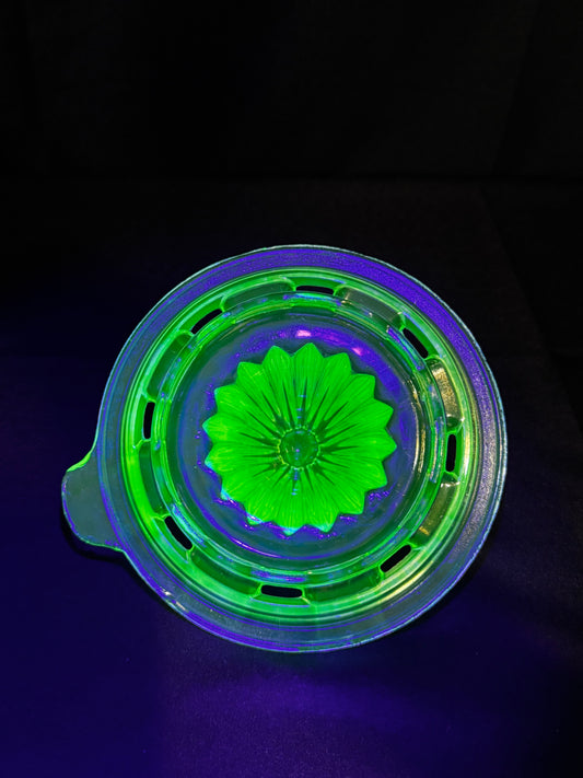 Vintage Uranium Glass Citrus Reamer Juicer Green Depression Glass 5.5” UV Reactive