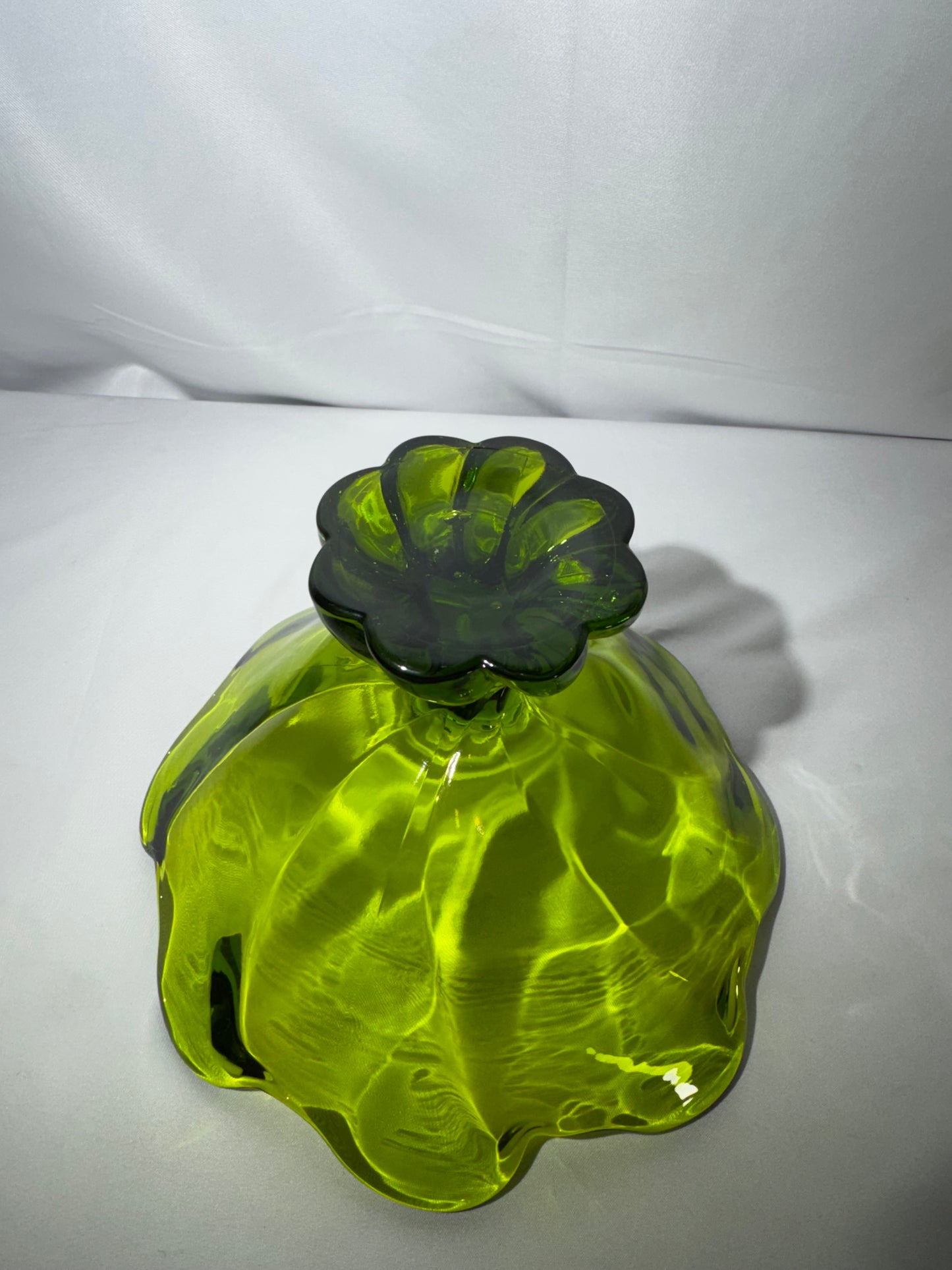 Vintage Viking Glass Epic Avocado Green Compote Bowl Twisted Pedestal Ruffled 8”