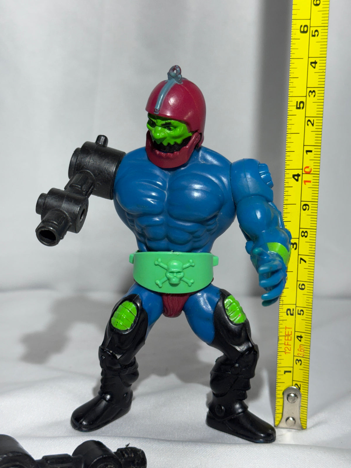 Vintage 1981 Mattel Masters of the Universe Trap Jaw Action Figure – 3 Attachments