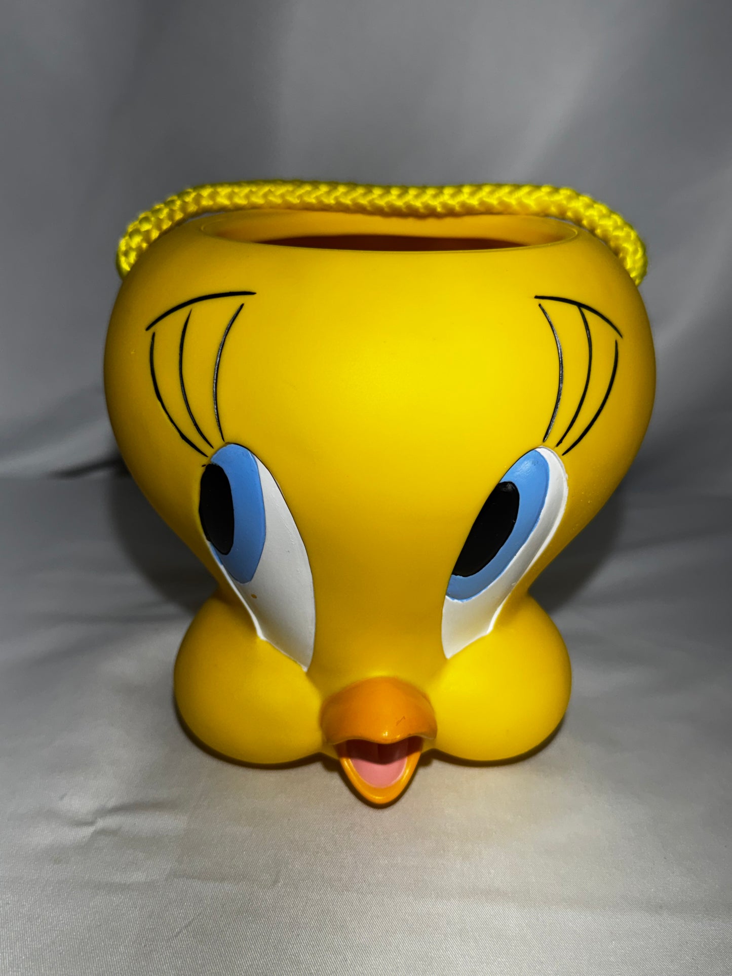 Vintage 1997 Warner Bros. Applause Tweety Bird Bucket / Container
