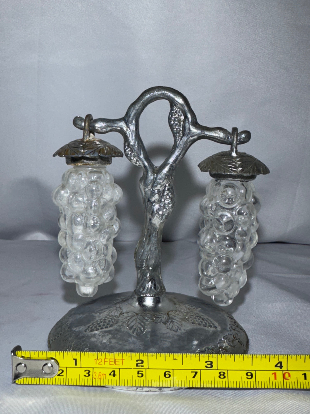 Vintage Clear Glass Hanging Grape Salt & Pepper Shaker Set w/ Metal Tree Stand – Made in Japan
