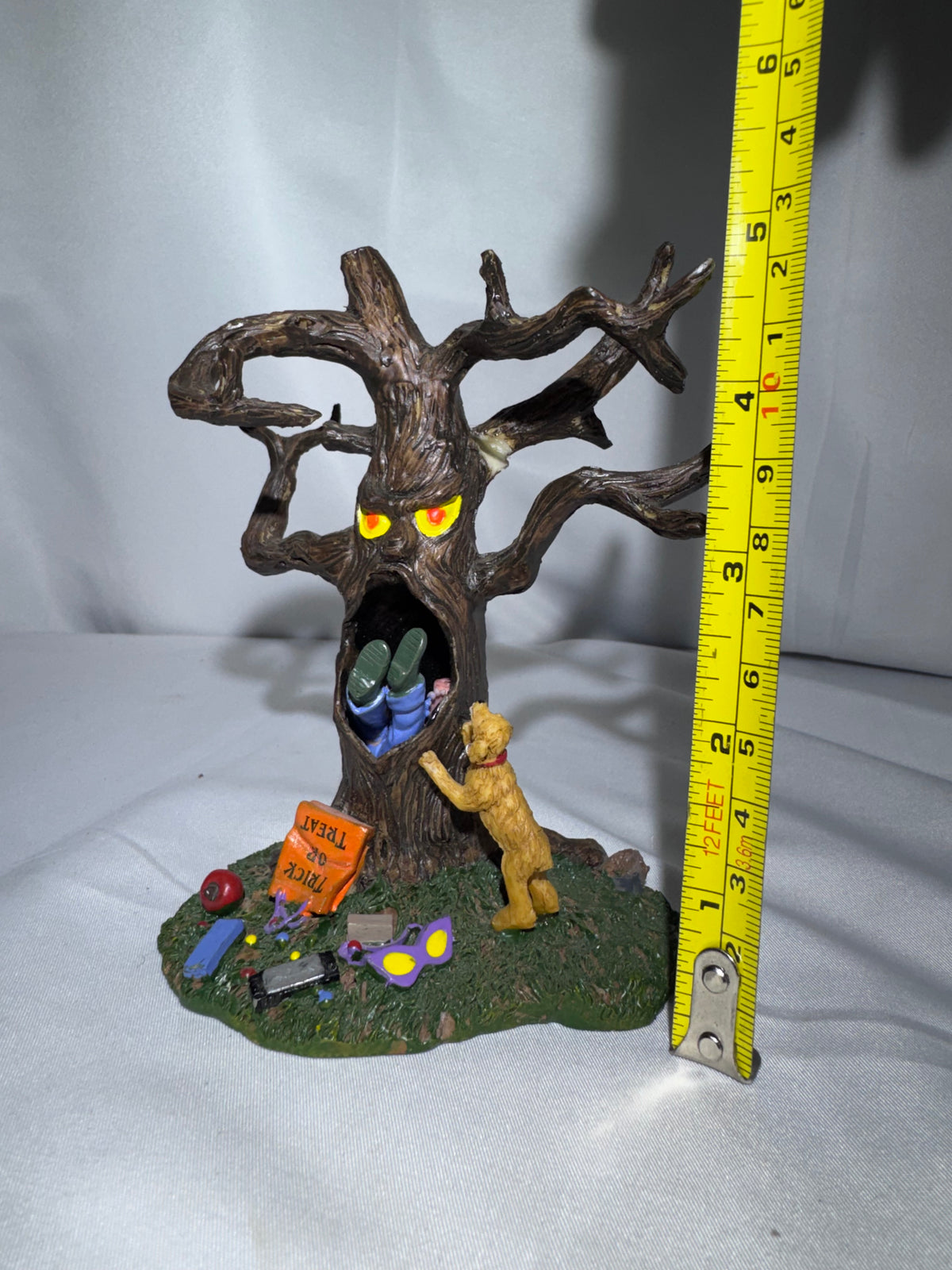 Lemax Spooky Town “Trick or Treater-Eating Tree” #53510 — 2005 Retired