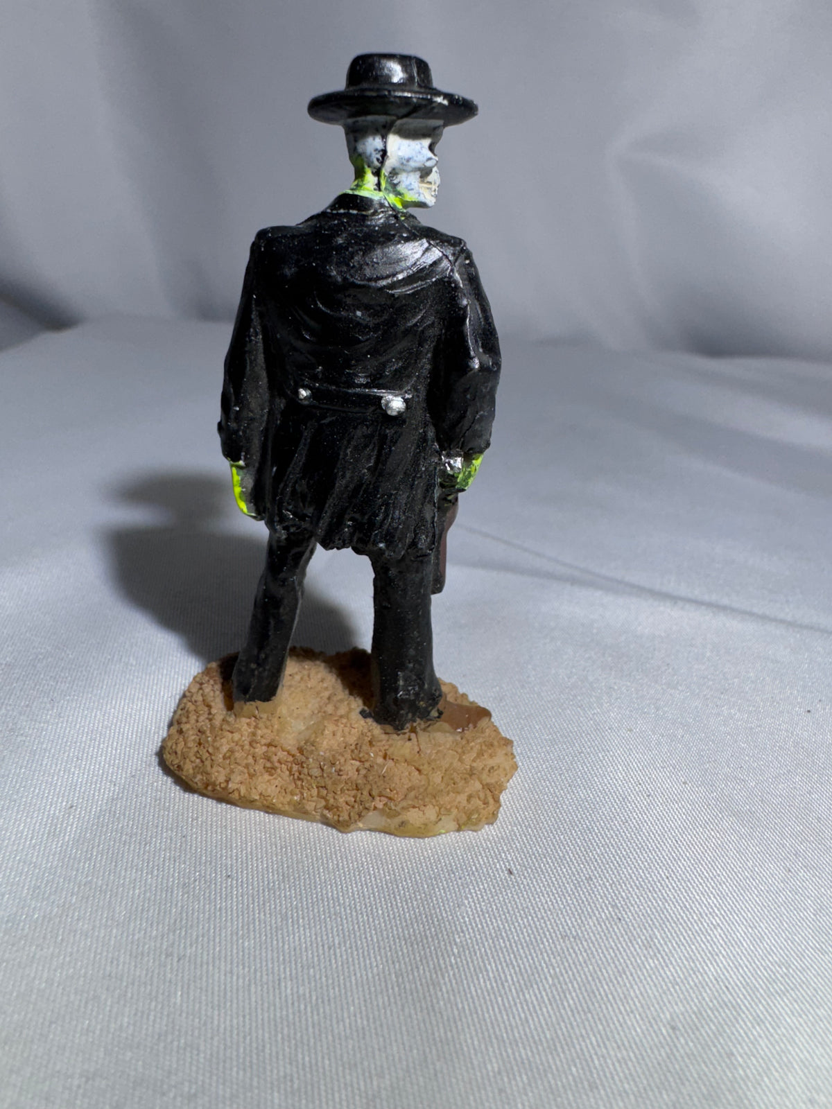 Lemax Spooky Town “Quick Draw” Skeleton Cowboy #82478 – 2008 – RETIRED