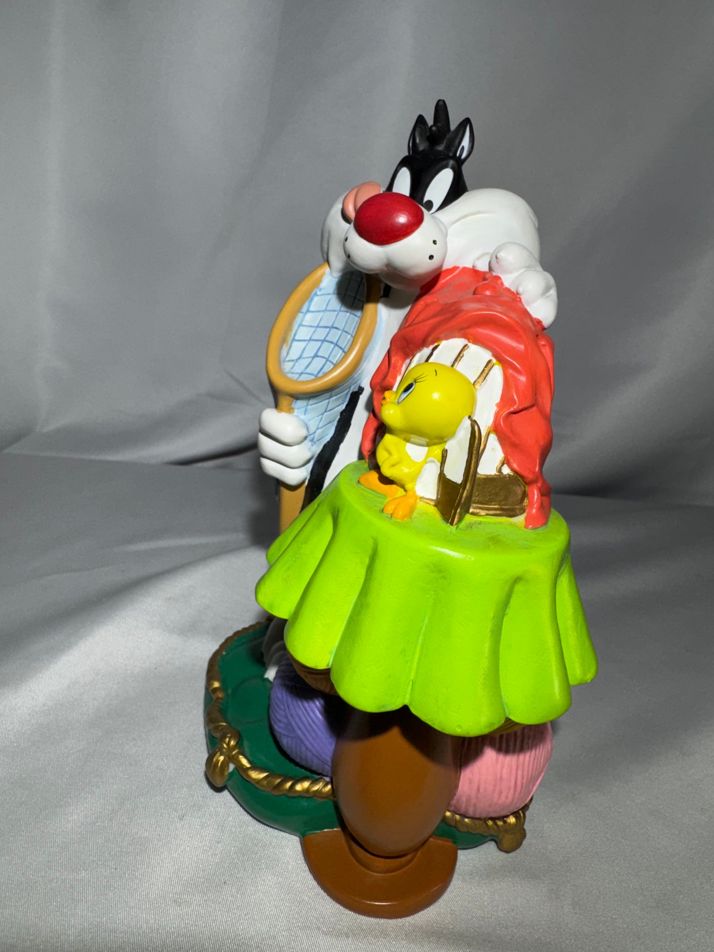 1997 Warner Bros Looney Tunes Sylvester Tweety Piggy Bank Resin Coin Bank 8” RARE