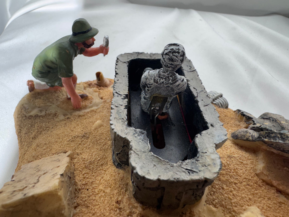 LEMAX Spooky Town The Mummy’s Tomb – 2007 Retired Halloween Village