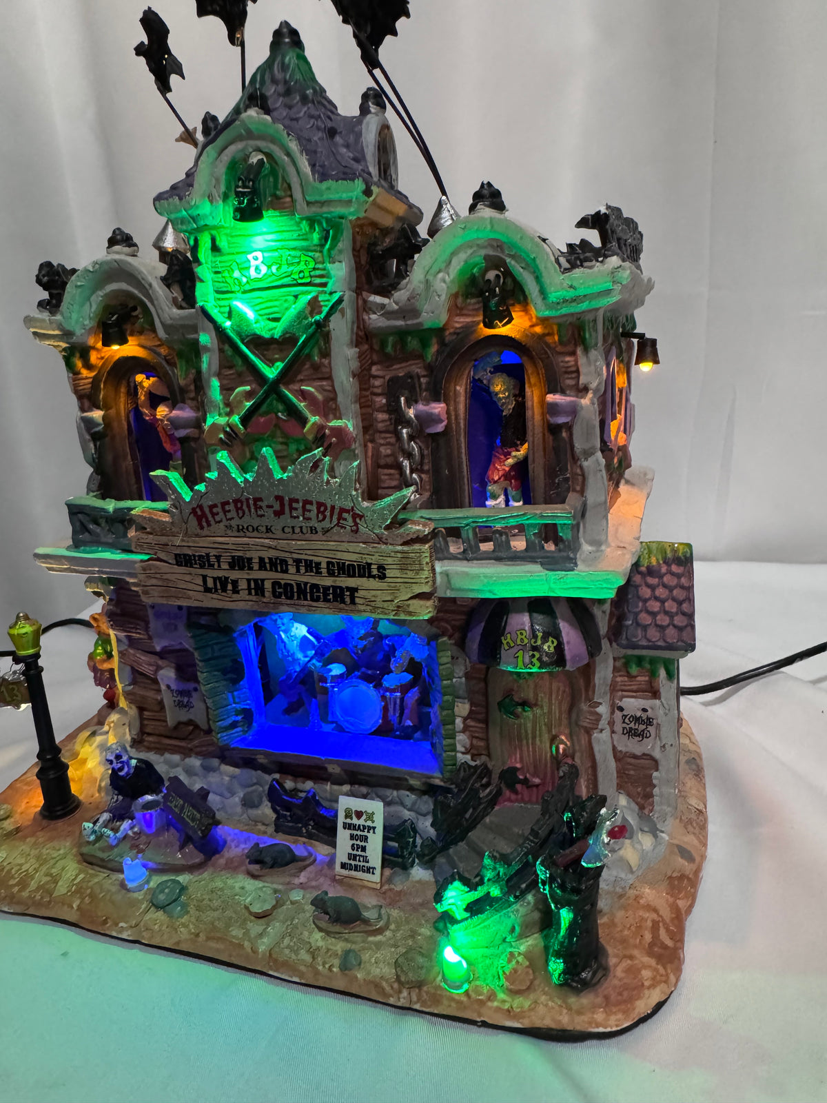 Lemax Spooky Town Heebie-Jeebies Rock Club #25324 – Retired 2012 Halloween Village
