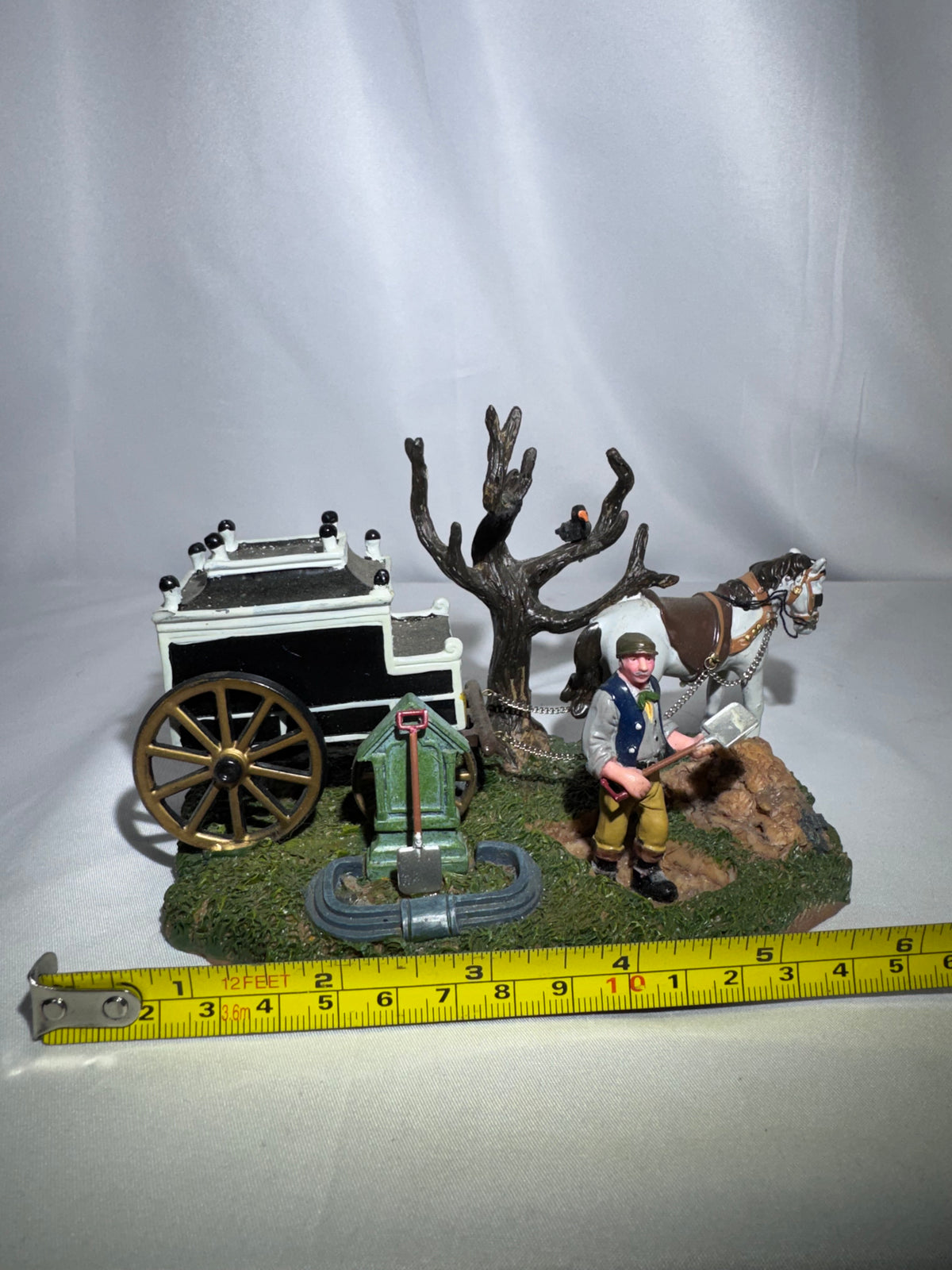 Lemax Spooky Town Gruesome Grave Digger – Item #53511 – 2005 – Retired