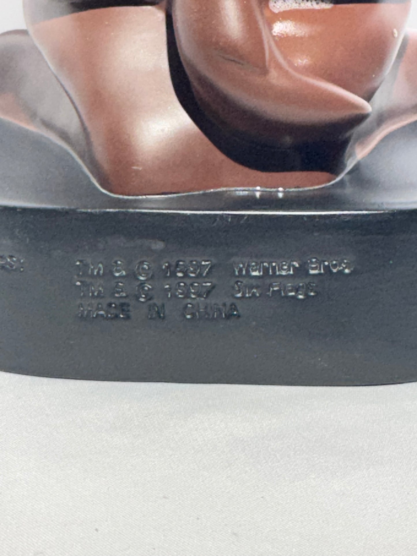 Vintage 1997 Warner Bros. Looney Tunes Taz Coin Bank – Six Flags (10 1/2”)