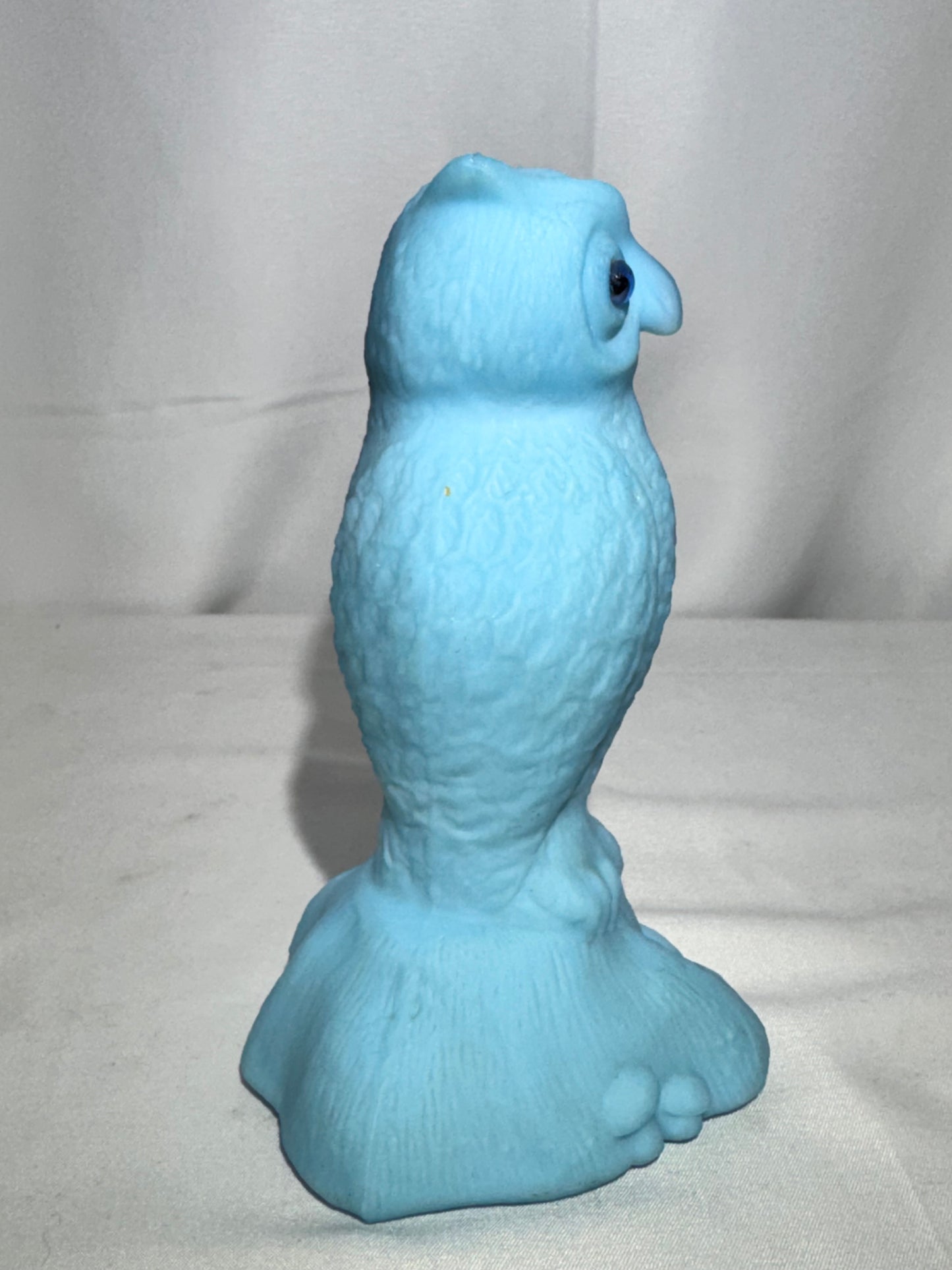 Vintage Westmoreland Satin Glass Owl Figurine / Paperweight – Light Blue