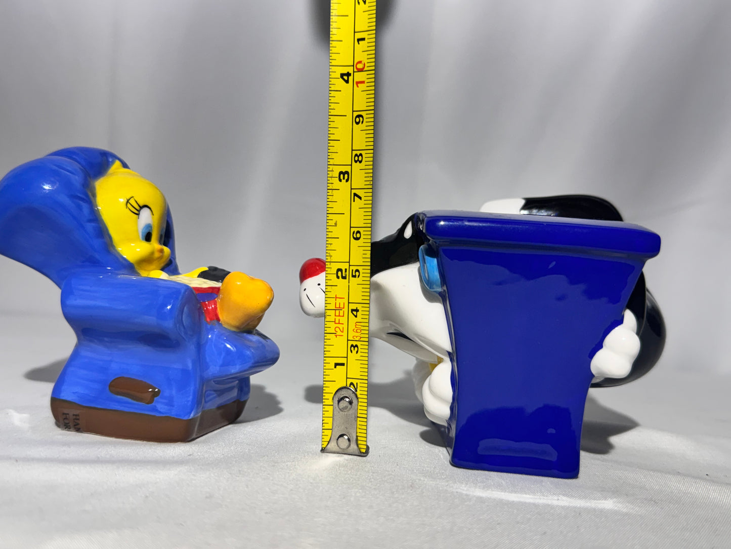 Tweety & Sylvester Salt and Pepper Shaker Set – Warner Bros. Looney Tunes (2001)