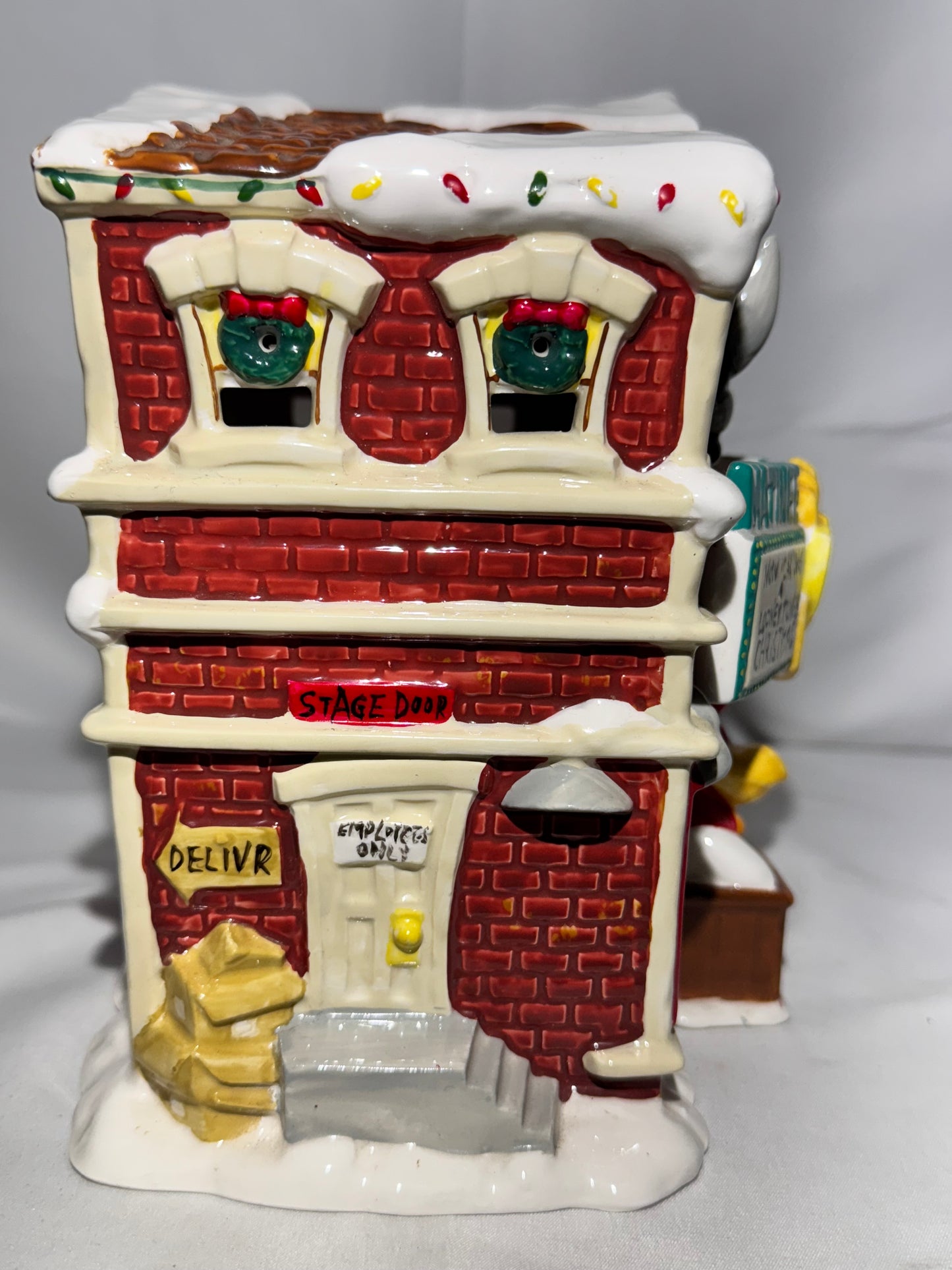 Vintage 1996 Looney Tunes Village Theater – Light-Up Christmas Display – Warner Bros. w/ Original Box