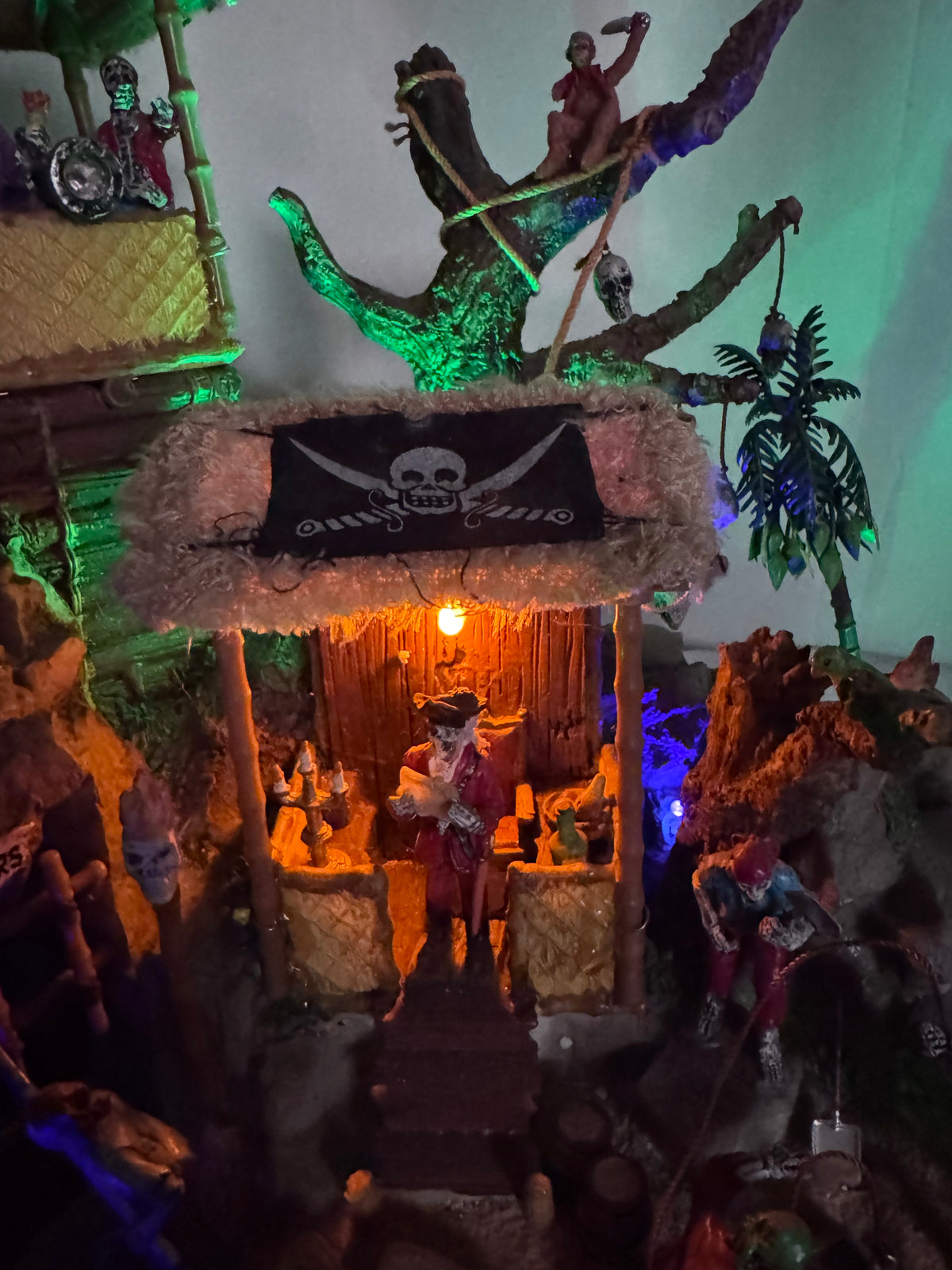 Lemax Spooky Town Pirates’ Hideout #84764 — Retired 2008 Halloween Village