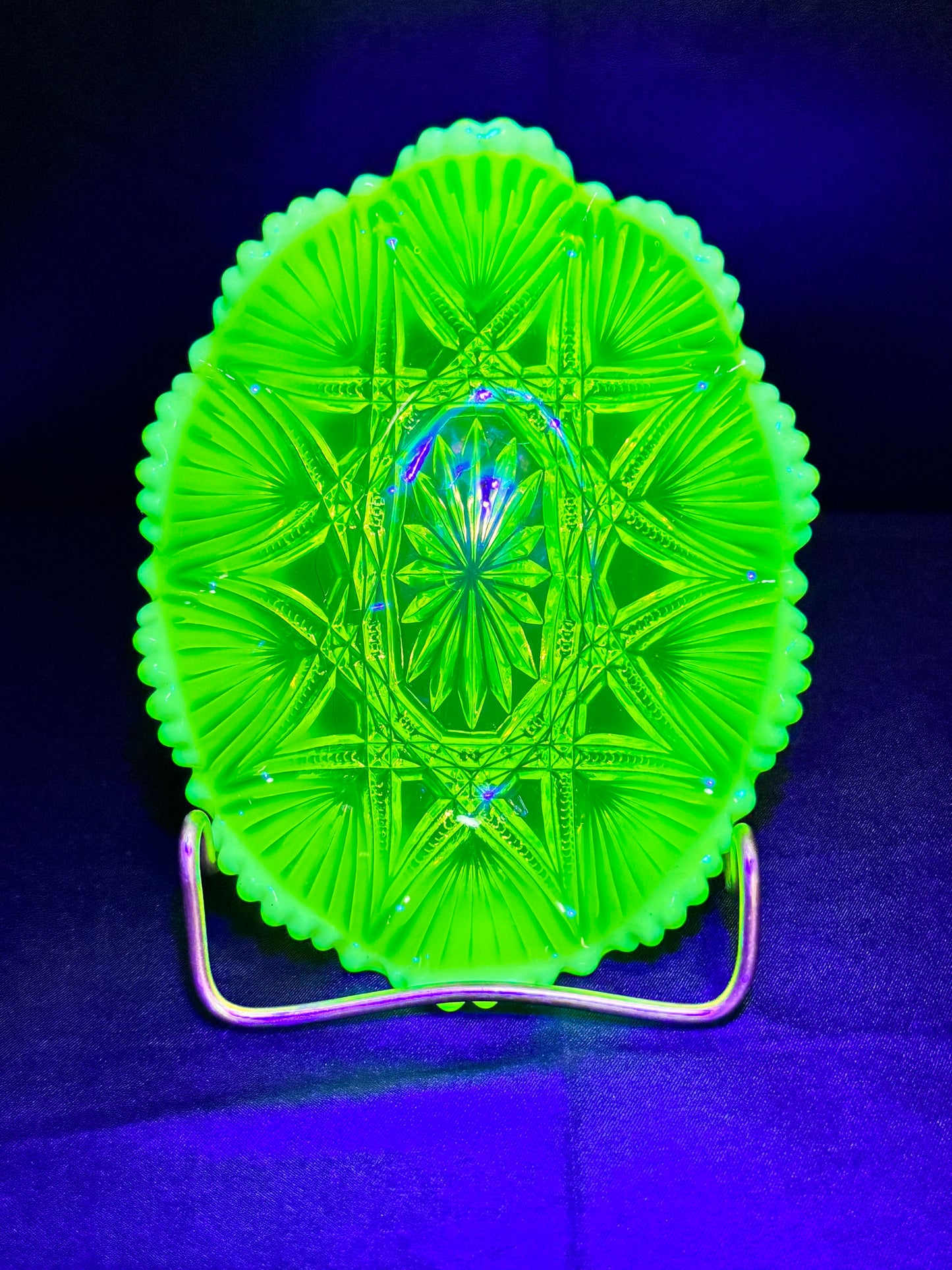 Uranium Davidson Primrose Pearline Glass 6”Bowl – EAPG
