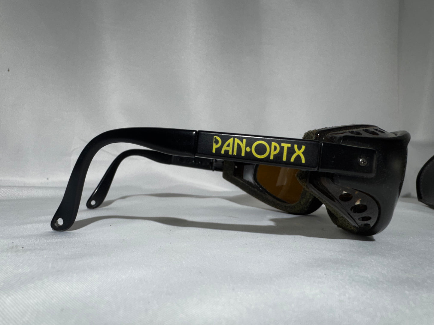 Vintage 7eye by Panoptx Motorcycle Dry Eye Sunglasses AirShield w/ Case & Extra Earpieces