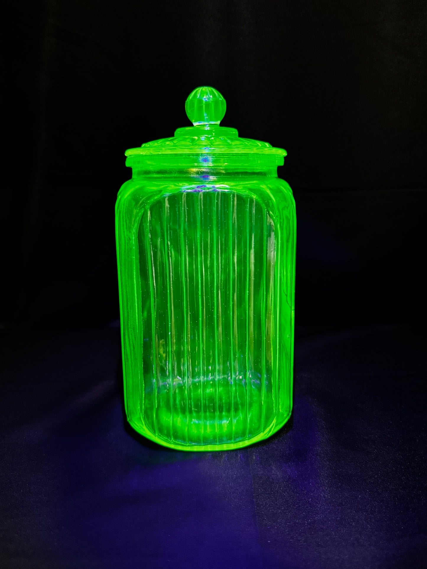 1930s Anchor Hocking Green Glass Kitchen Canister Original Lid Uranium Glass