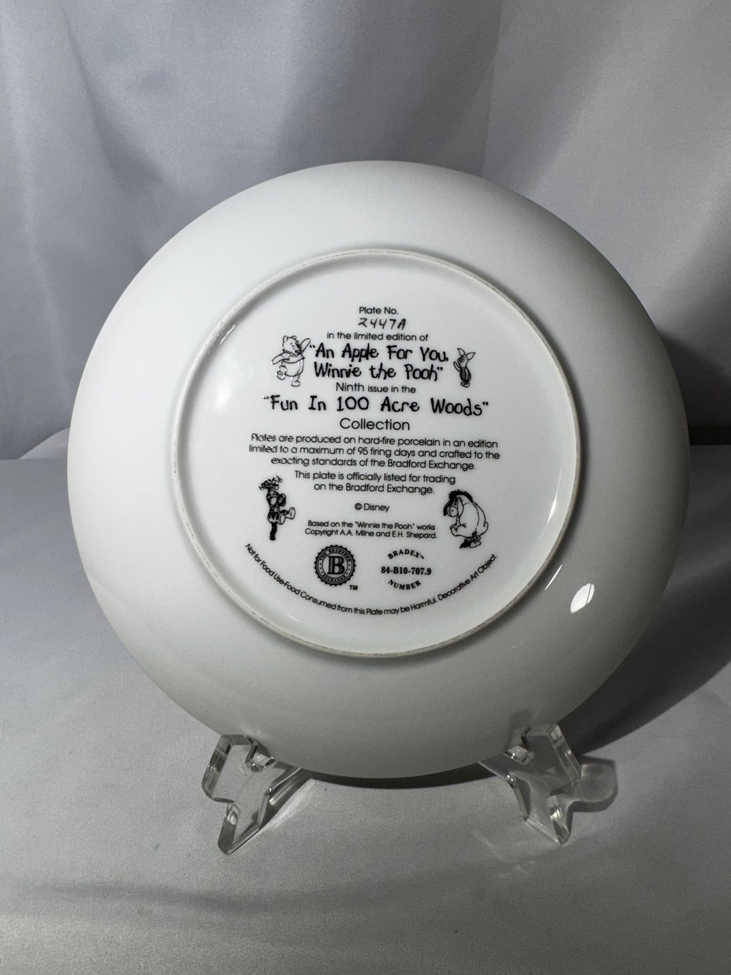 Bradford Exchange Winnie the Pooh “An Apple for You” Collector Plate COA 9th Issue