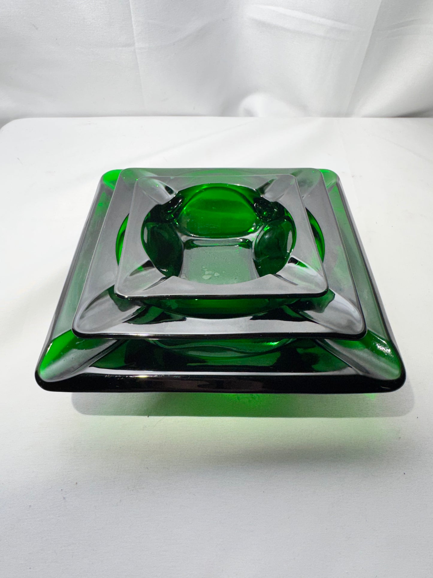 Vintage Forest Green Nesting Ashtray Set – Mid-Century Pressed Glass