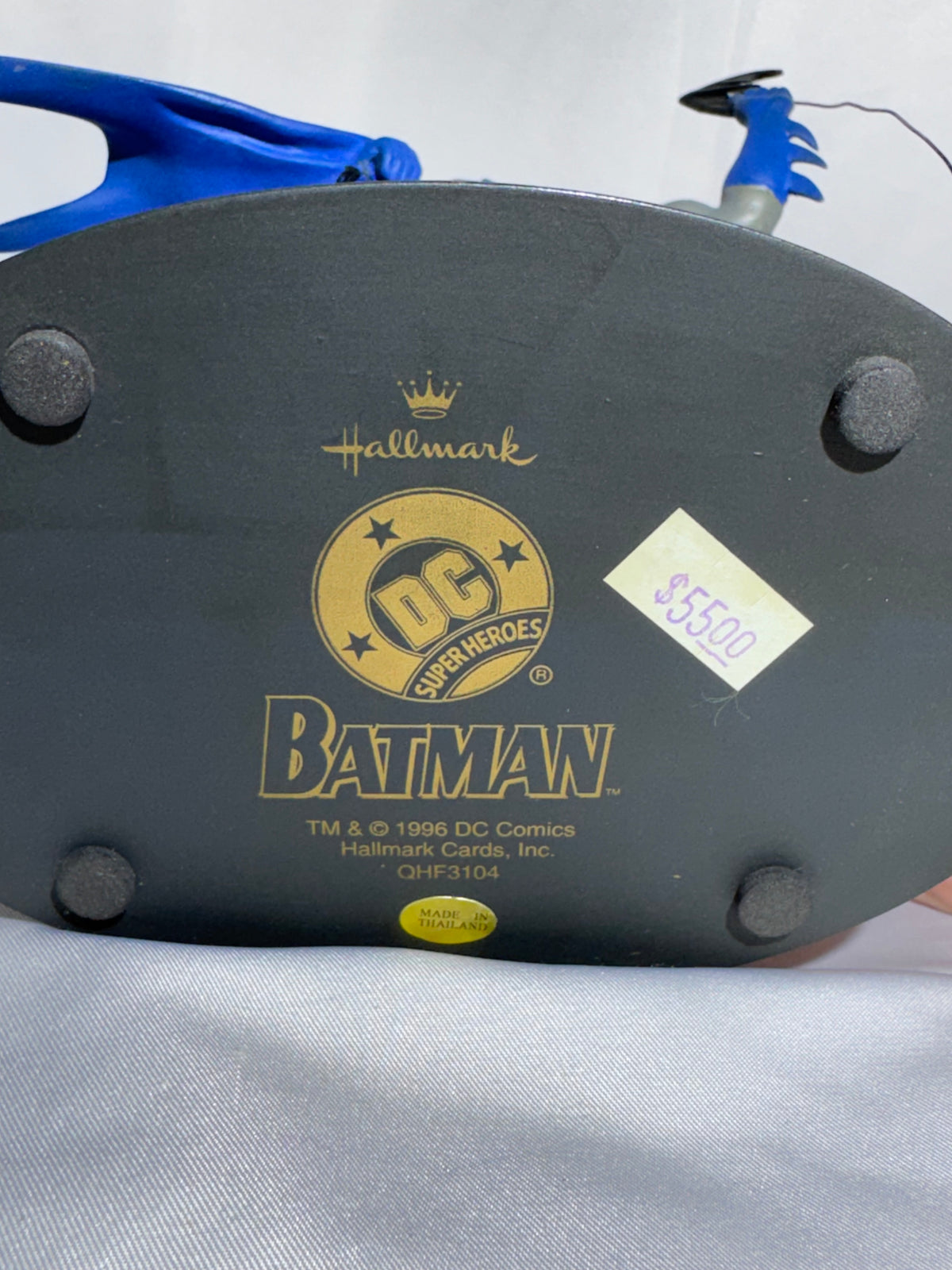 1996 Hallmark DC Super Heroes Collection Batman “Guardian of Gotham City” Figurine QHF3104 – Box & COA
