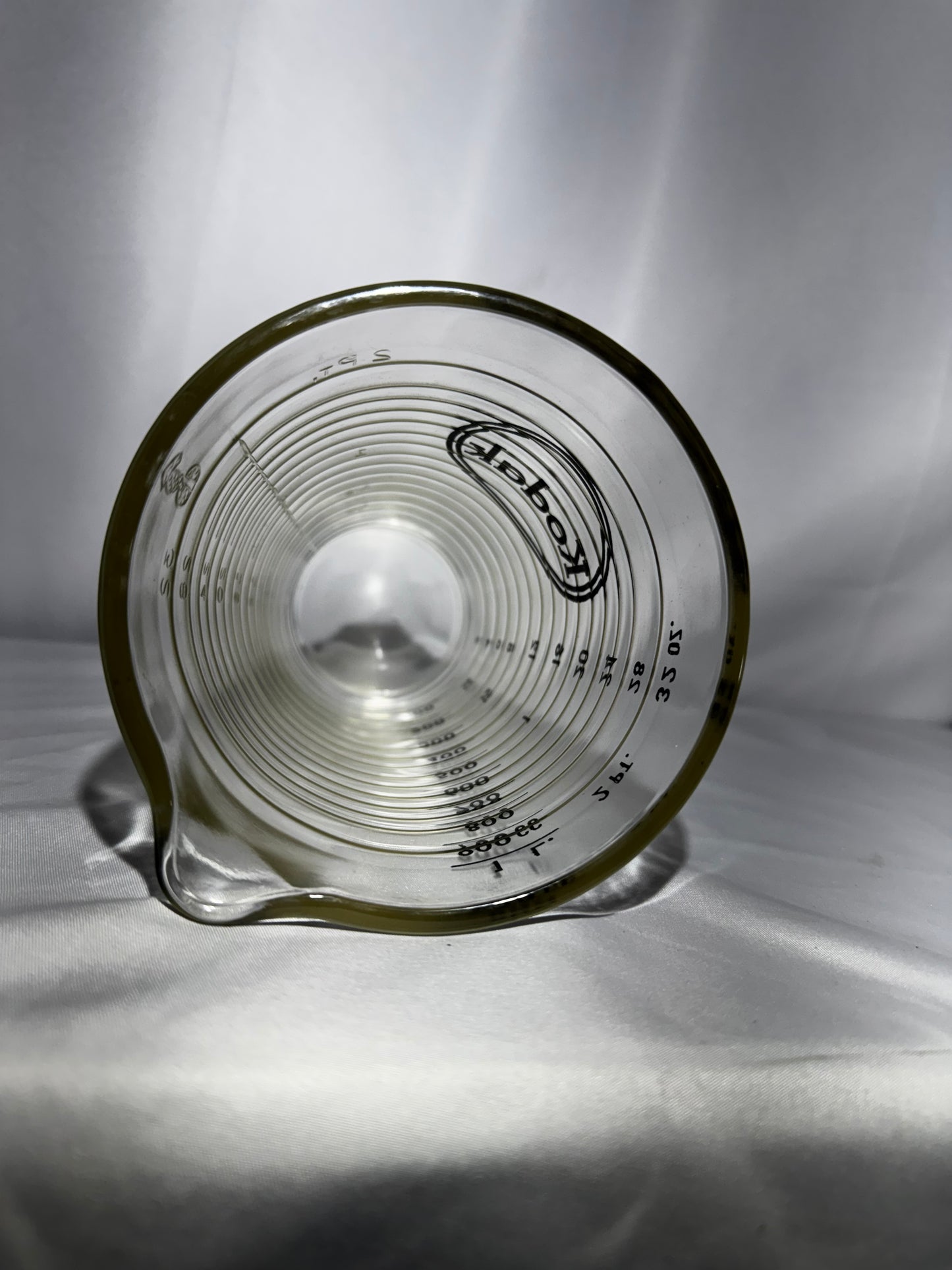Vintage Kodak Darkroom Graduate Glass Measuring Pitcher 1 Liter 32oz Photo Lab