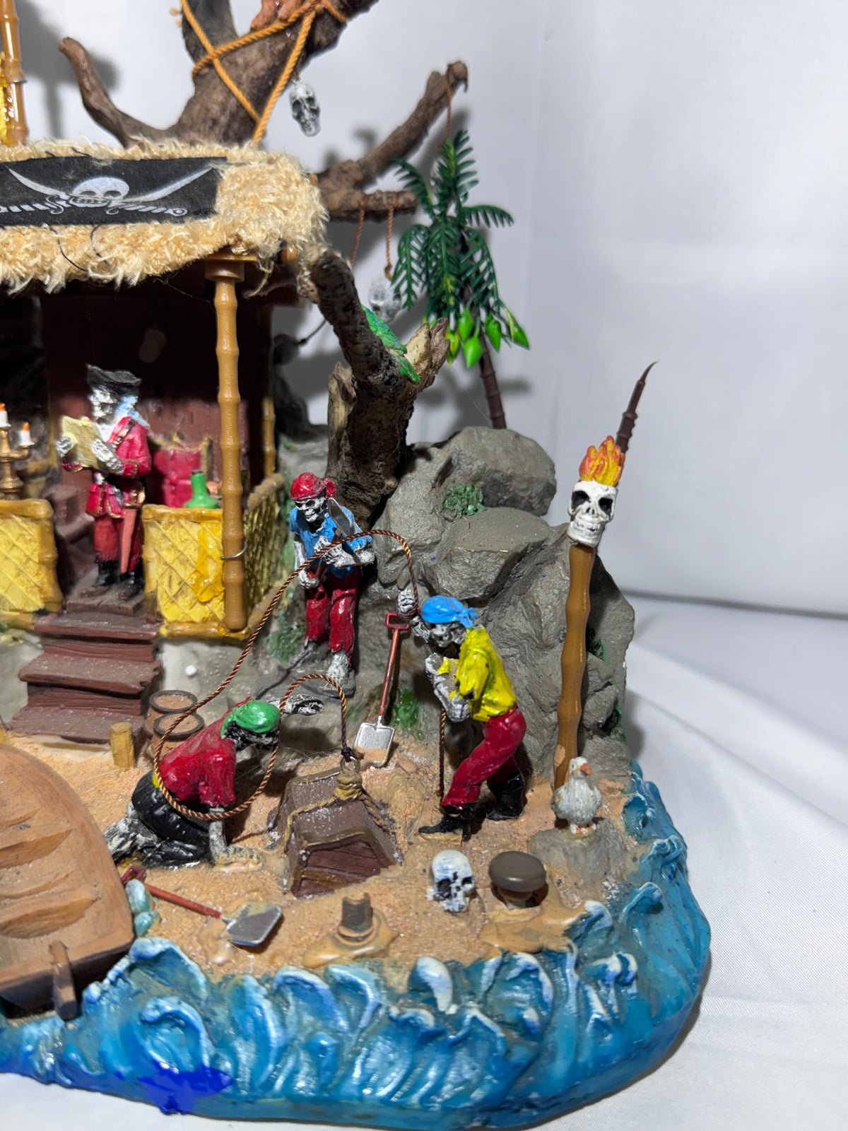 Lemax Spooky Town Pirates’ Hideout #84764 — Retired 2008 Halloween Village