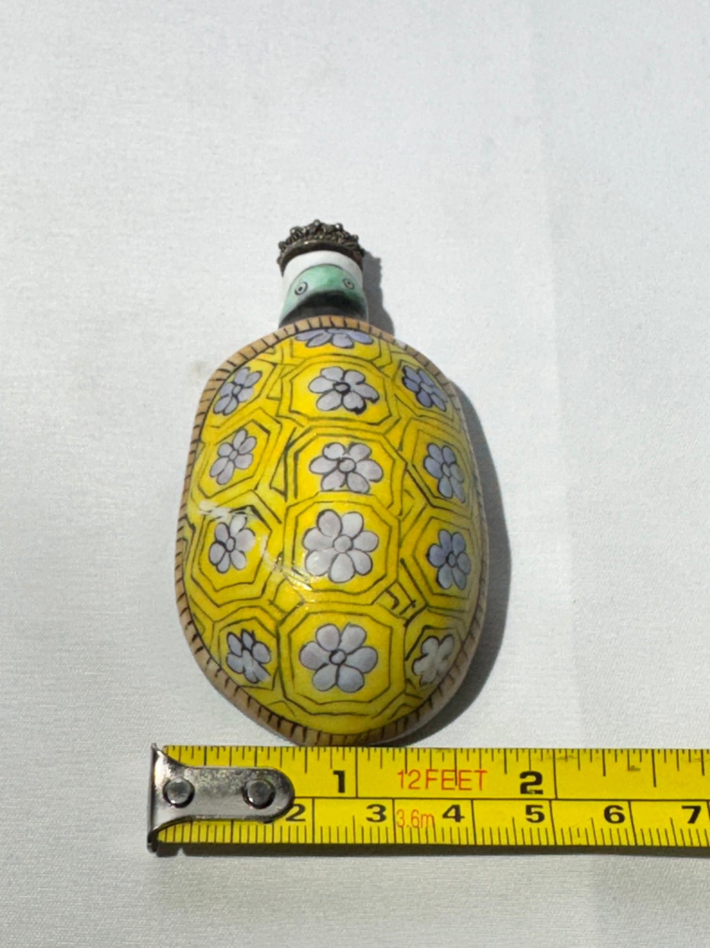 Antique Porcelain Turtle Snuff Bottle – Hand-Painted with Spoon and Stopper