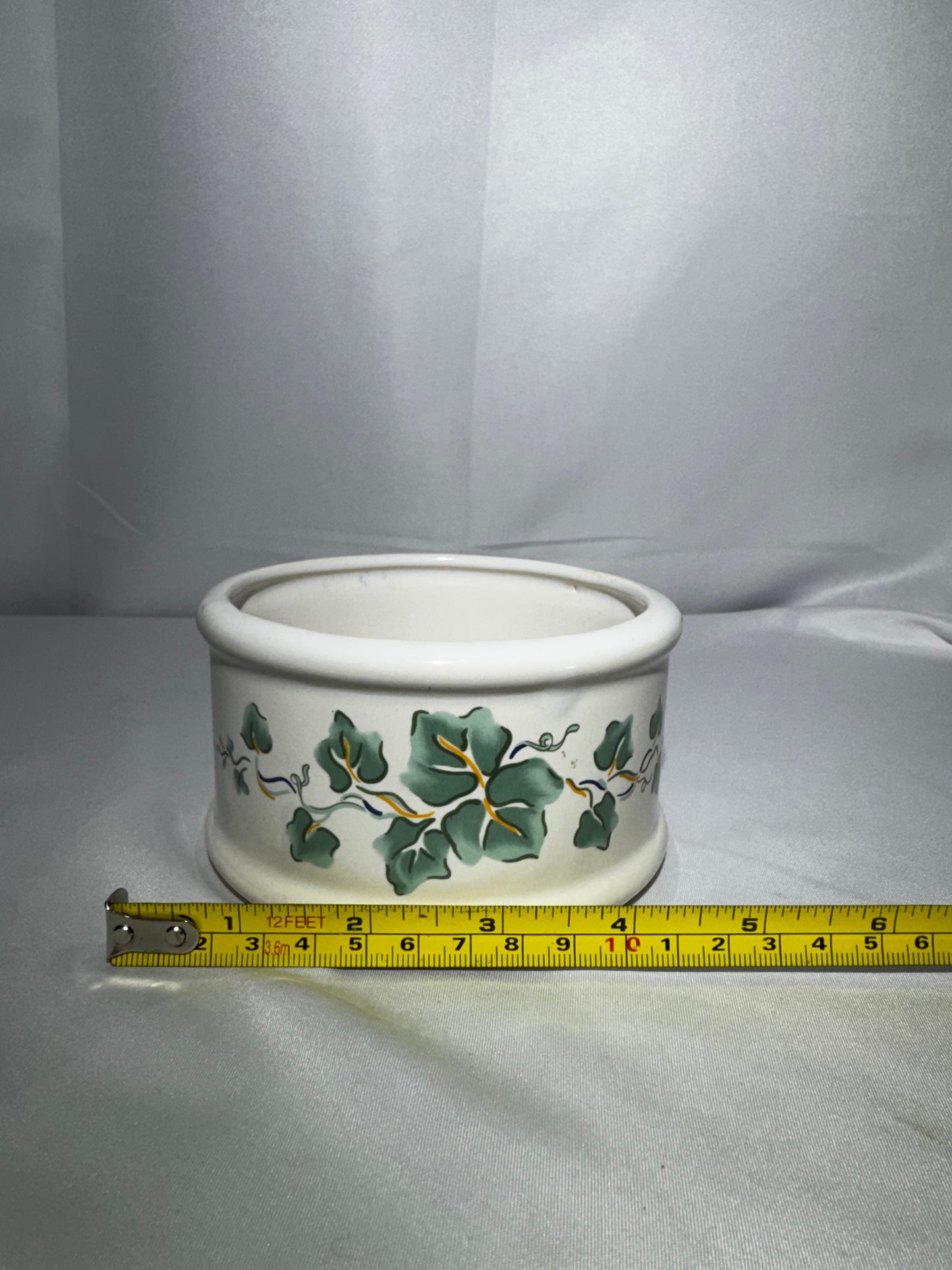 Vintage  1 Pint Art Pottery Crock – Green Ivy Pattern