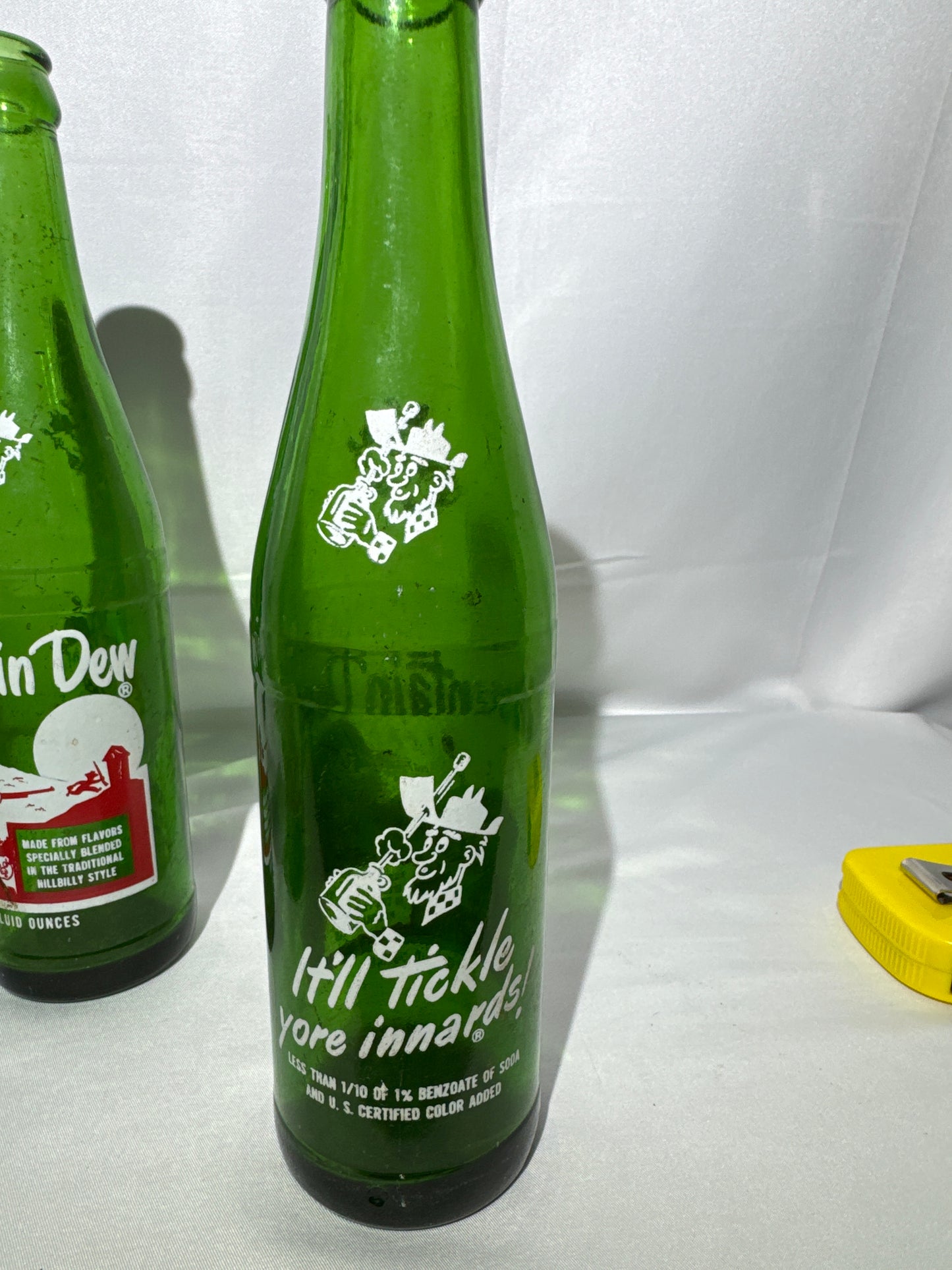 Rare Vintage Mountain Dew Green Glass Bottles – 10 fl oz – Hillbilly Slogan Graphics 6pack