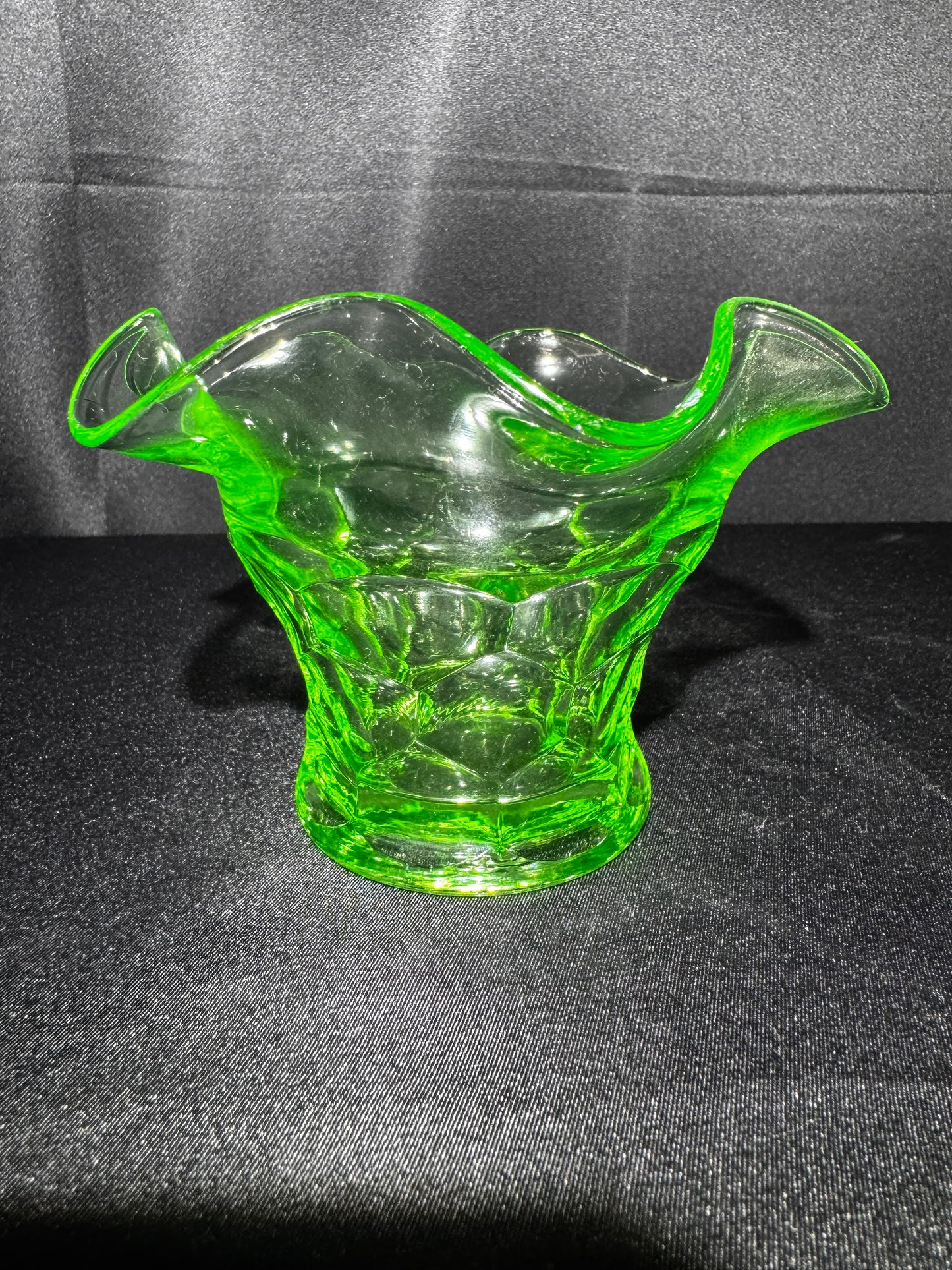 Vintage Uranium Glass Ruffled Bowl Vase Green Vaseline Glass UV Reactive 5.5”