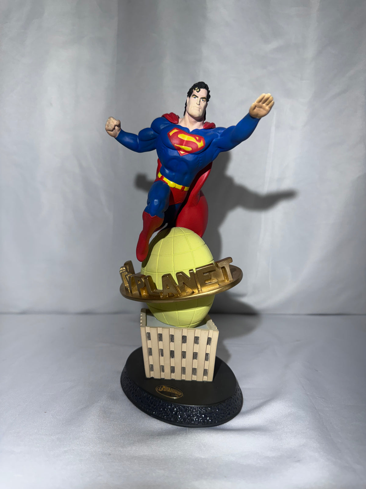 Hallmark 1996 DC Super Heroes Modern Era Superman “In a Single Bound” Figurine