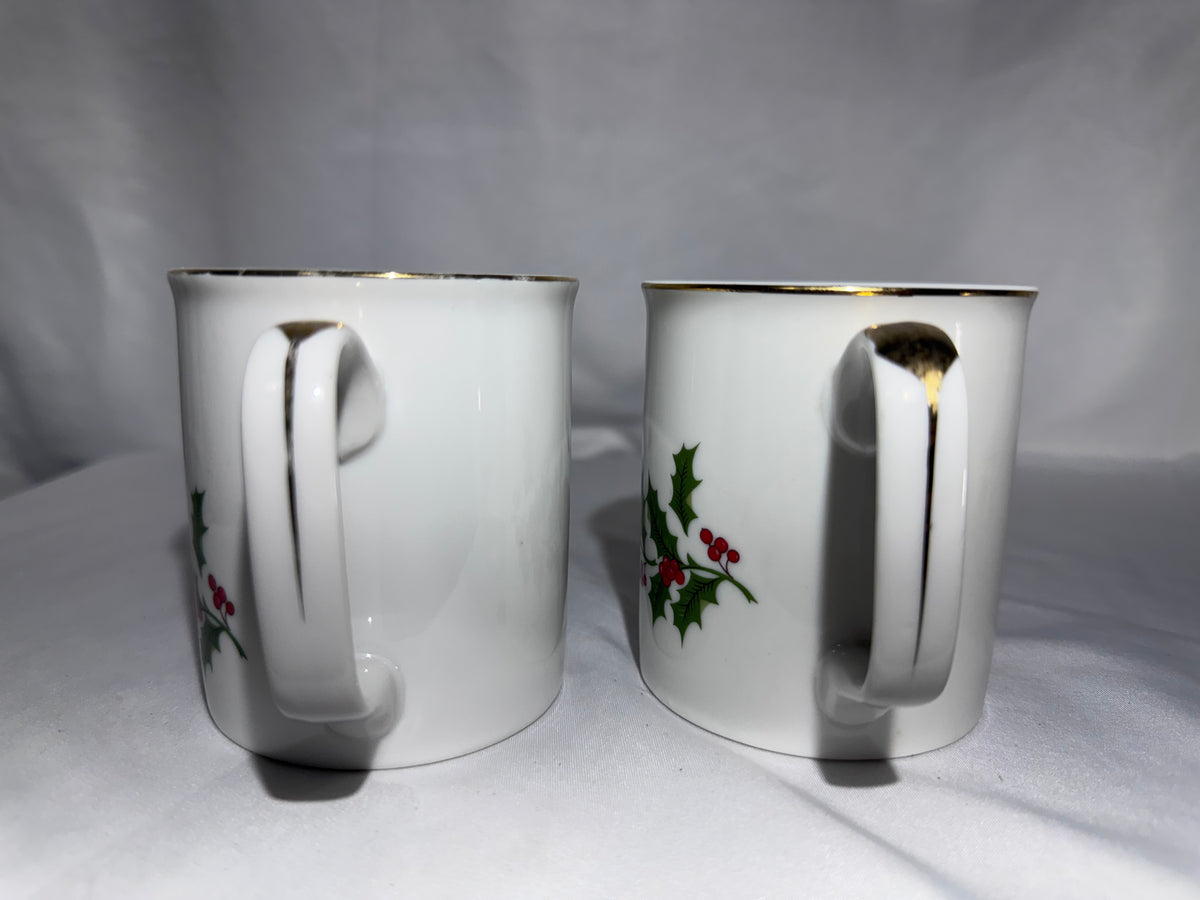 Vintage Kashima Christmas Holly Porcelain Coffee Mugs – Set of 2 – Gold Trim – Made in Japan