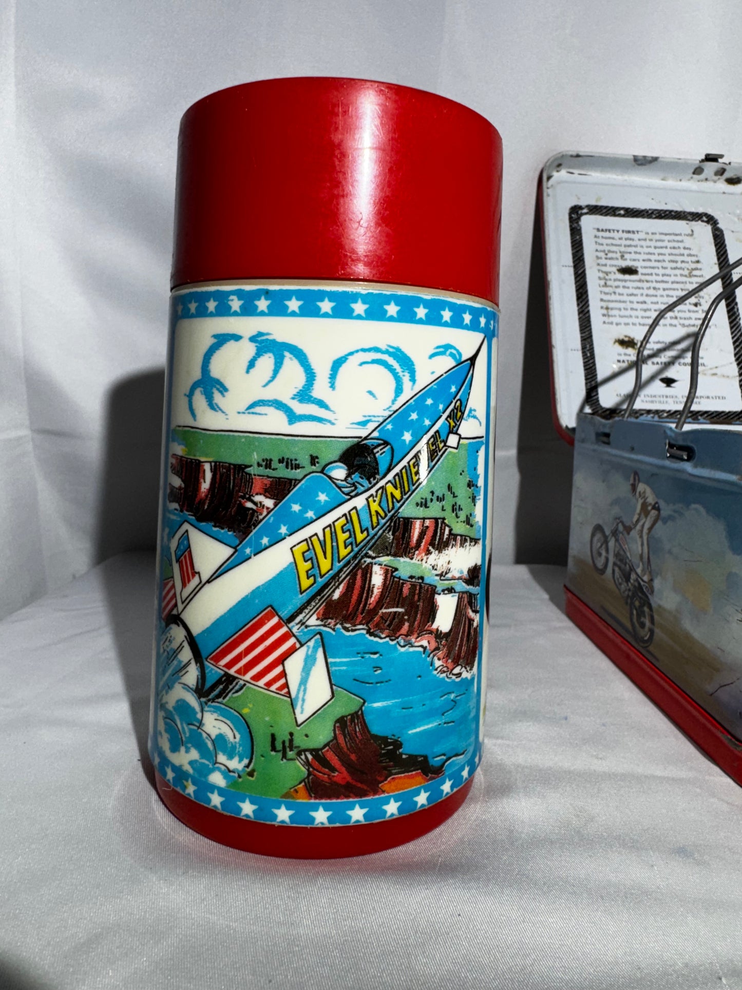 Vintage 1974 Evel Knievel Metal Lunchbox & Thermos Aladdin Rocket Stunt Scene