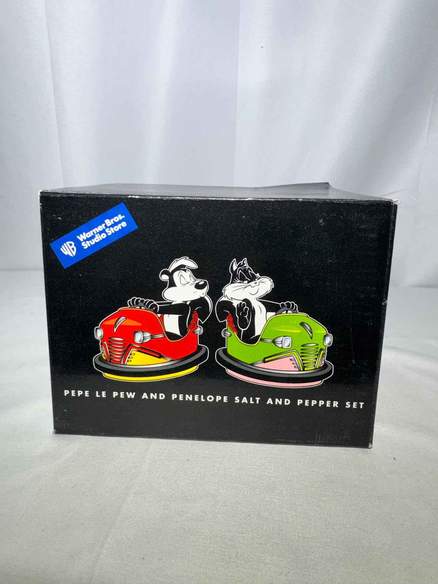 Warner Bros. Looney Tunes Pepe Le Pew & Penelope Salt & Pepper Shakers (1999)
