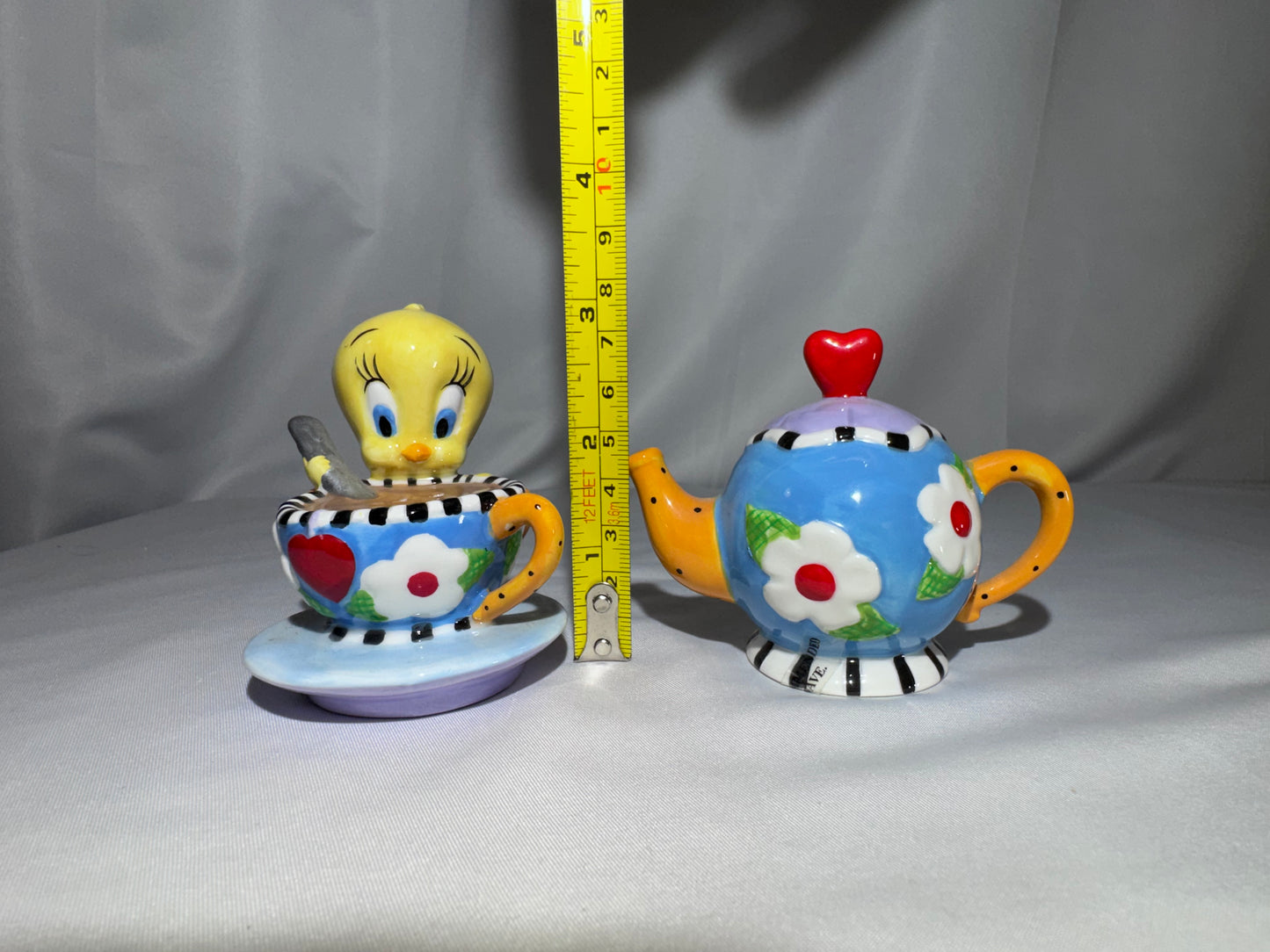 Vintage 1999 Tweety’s Tea Party Mini Salt & Pepper Set – Warner Bros. Studio Store – Original Box