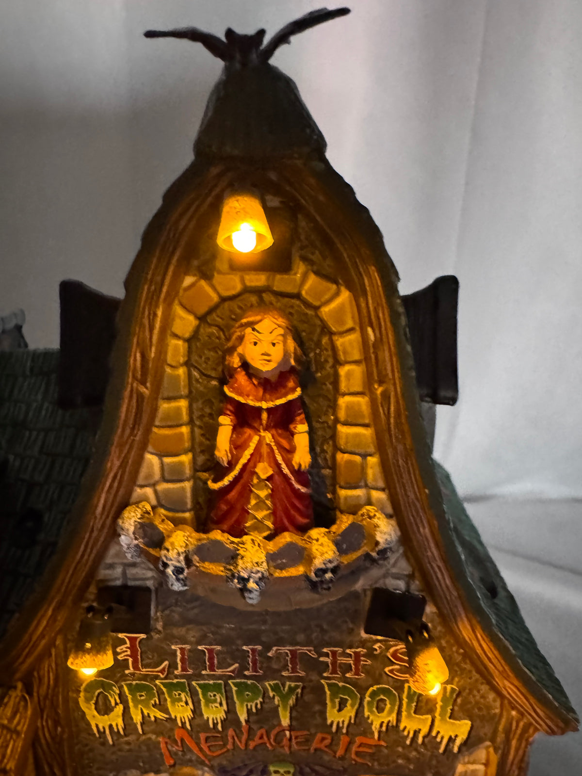 Lemax Spooky Town Creepy Doll Shop – SKU #65071 – Retired Halloween Village Building