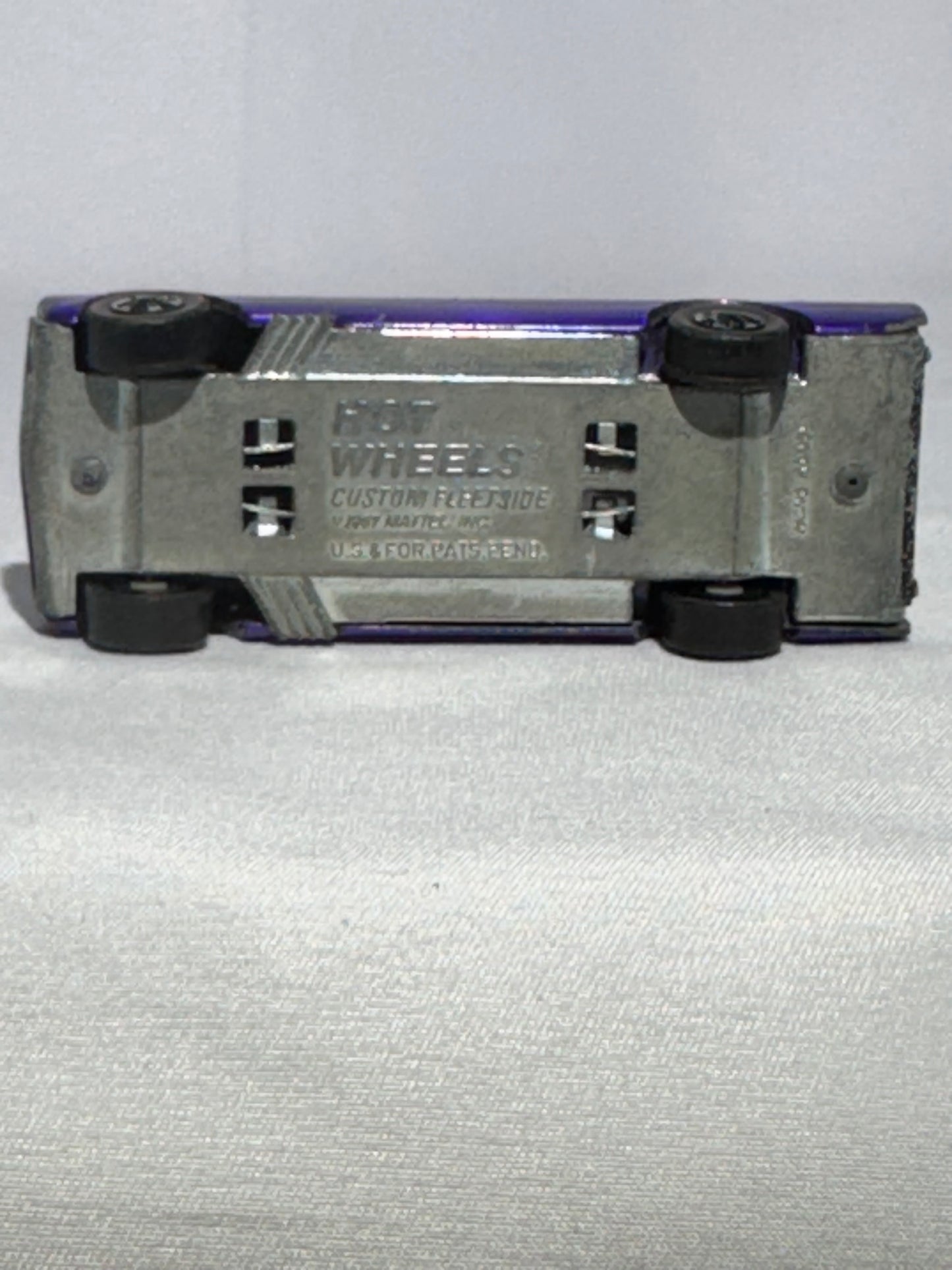Hot Wheels Custom Fleetside – 1968 Redline – Metallic Purple
