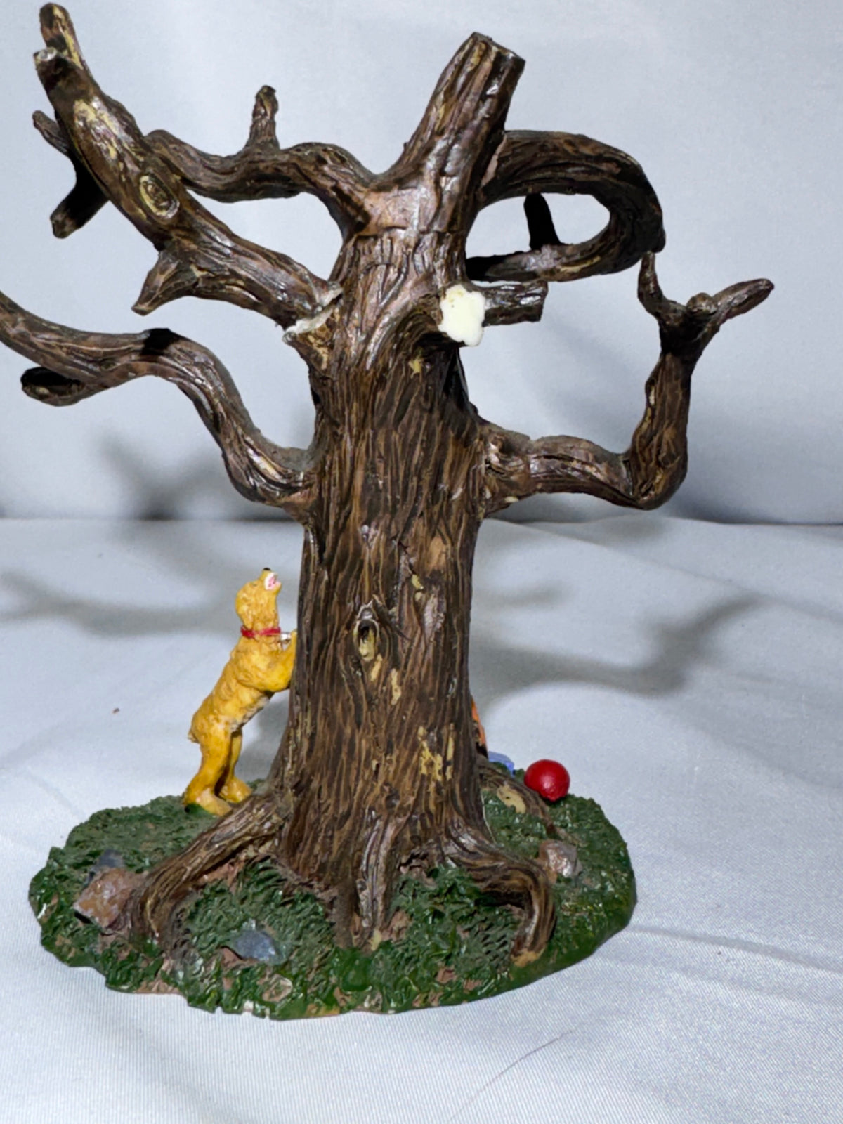Lemax Spooky Town “Trick or Treater-Eating Tree” #53510 — 2005 Retired