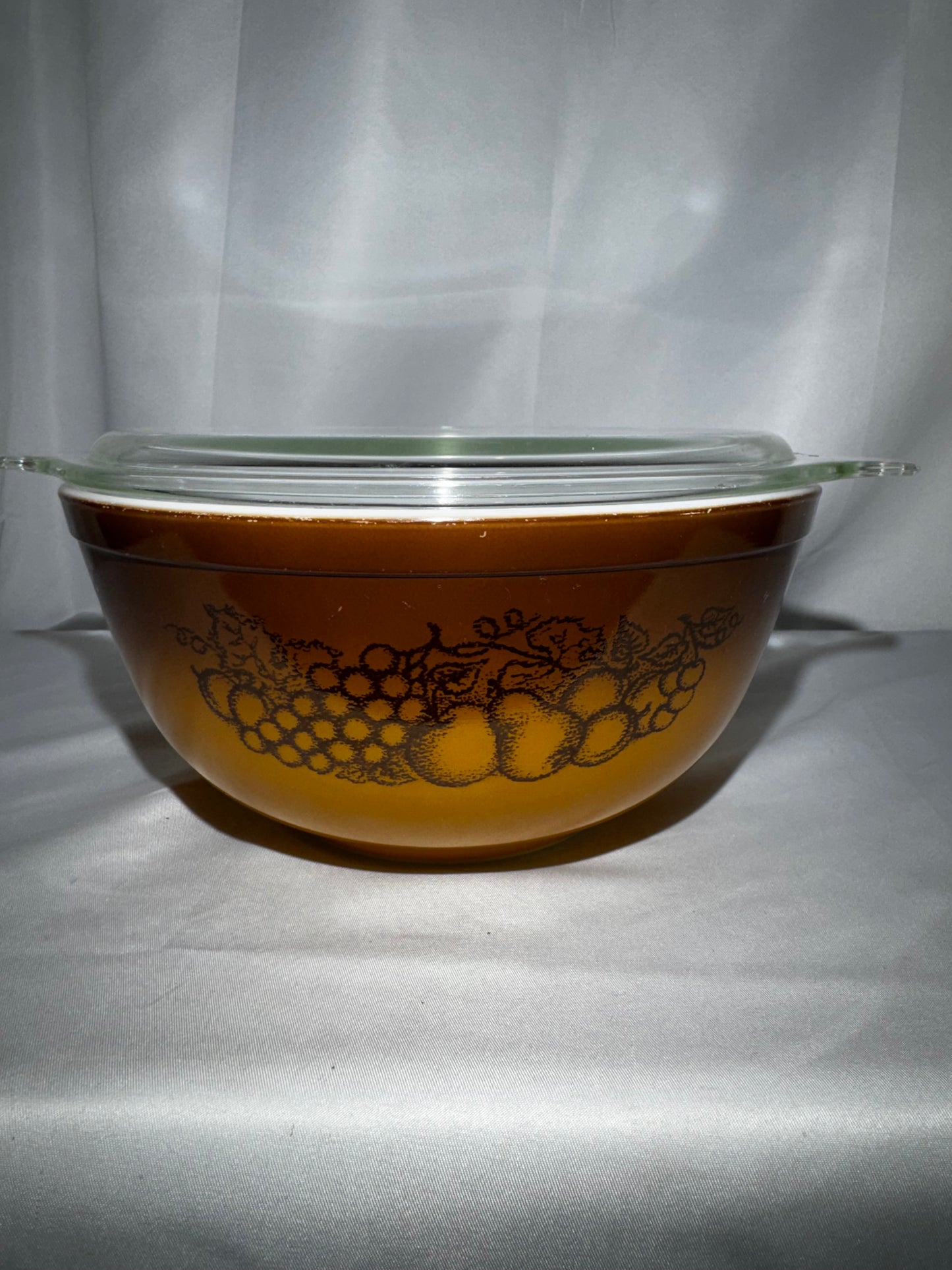 Vintage Pyrex Old Orchard 2 #403 2.5-Quart Mixing Bowls with 475-C26 Glass Lid