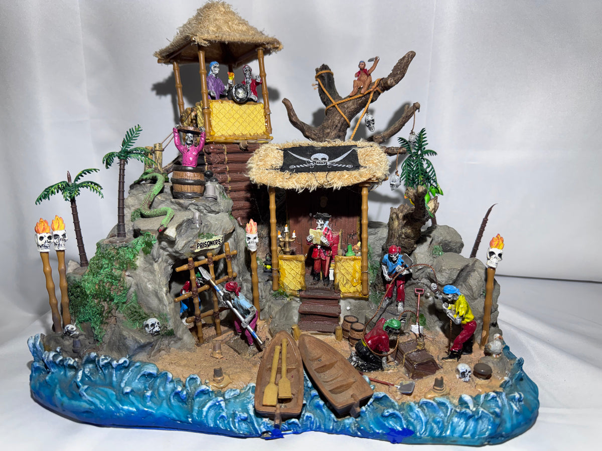 Lemax Spooky Town Pirates’ Hideout #84764 — Retired 2008 Halloween Village
