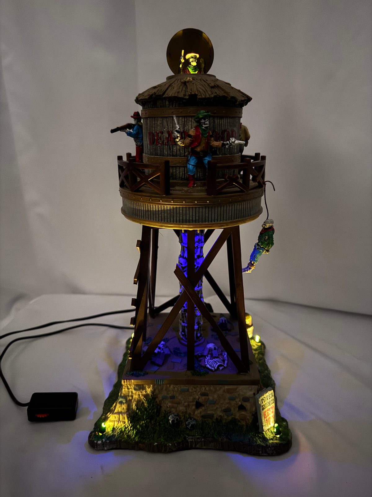 Lemax Spooky Town Deadwood Water Tower #84765 – Retired 2008 – Lights & Sound Work