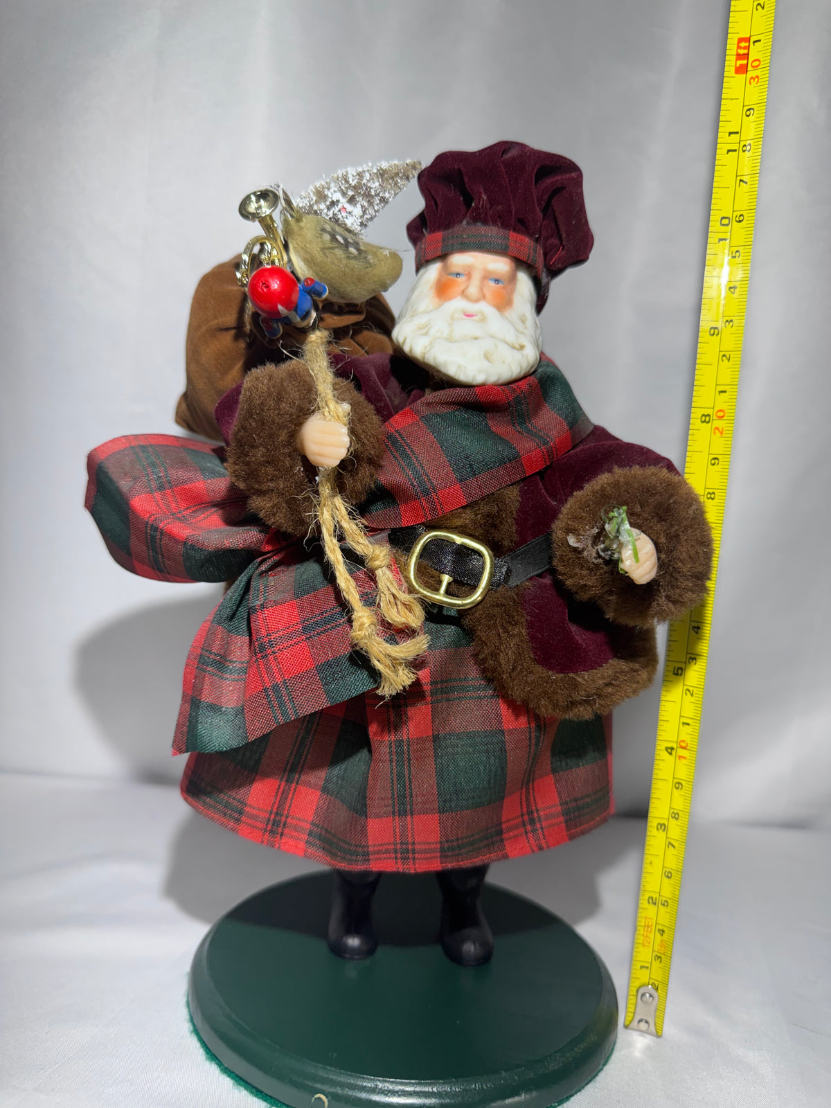 Vintage House of Lloyd Christmas Around the World Santa MacGregor Scottish Santa Figurine – 1990s