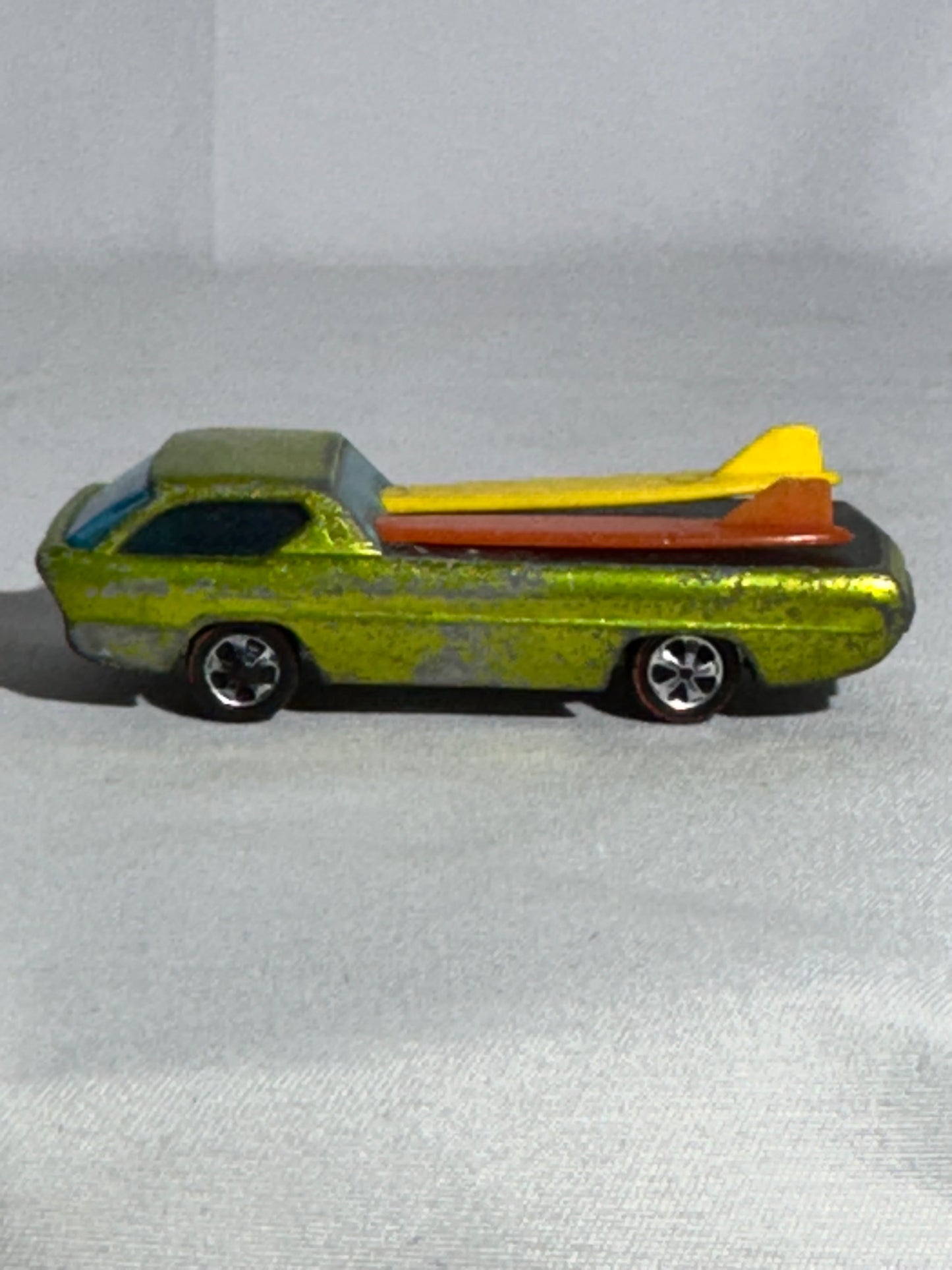 Hot Wheels Redline Deora Sweet 16 Antifreeze Green w/ Surfboards – Vintage 1968