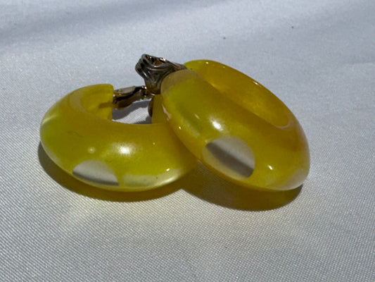 Vintage Bakelite “Creamed Corn” Marbled Clip-On Earrings