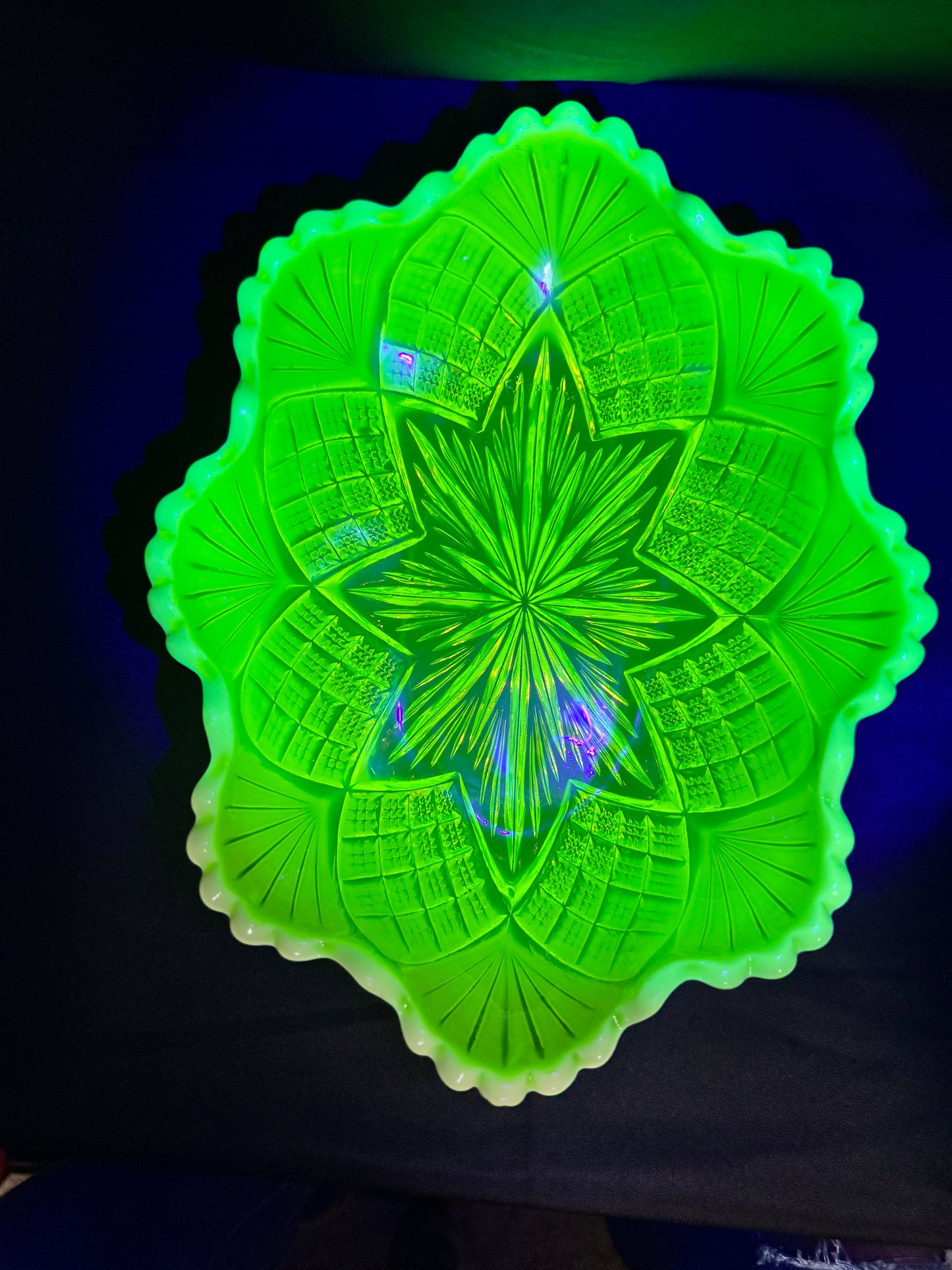 Uranium Davidson Primrose Pearline Glass Bowl –10” Antique Glass RN285342