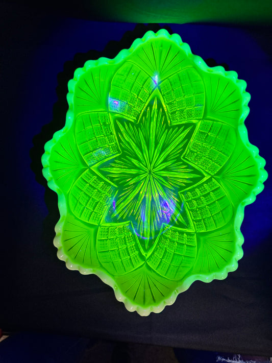 Uranium Davidson Primrose Pearline Glass Bowl –10” Antique Glass RN285342