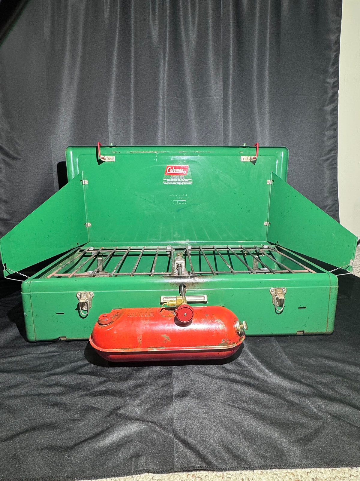 Vintage Coleman Model 426C 3-Burner Liquid Fuel Camp Stove – 1962–1964