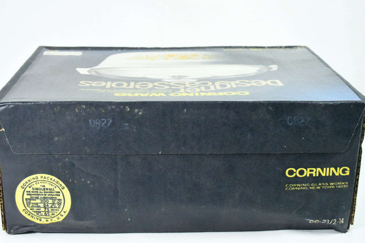 April-Corning Ware-Designer Casserole-Vintage-in Box-2.5qt Oval Casserole w/lid