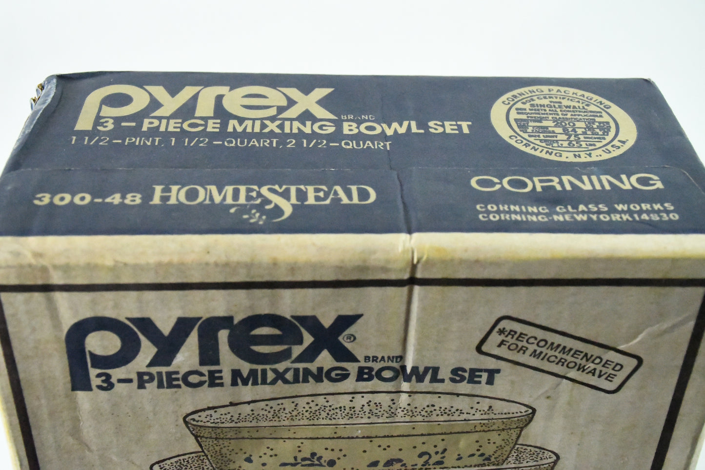 Pyrex- Home Stead 30048- 3 piece mixing bowl set-Vtg-in box